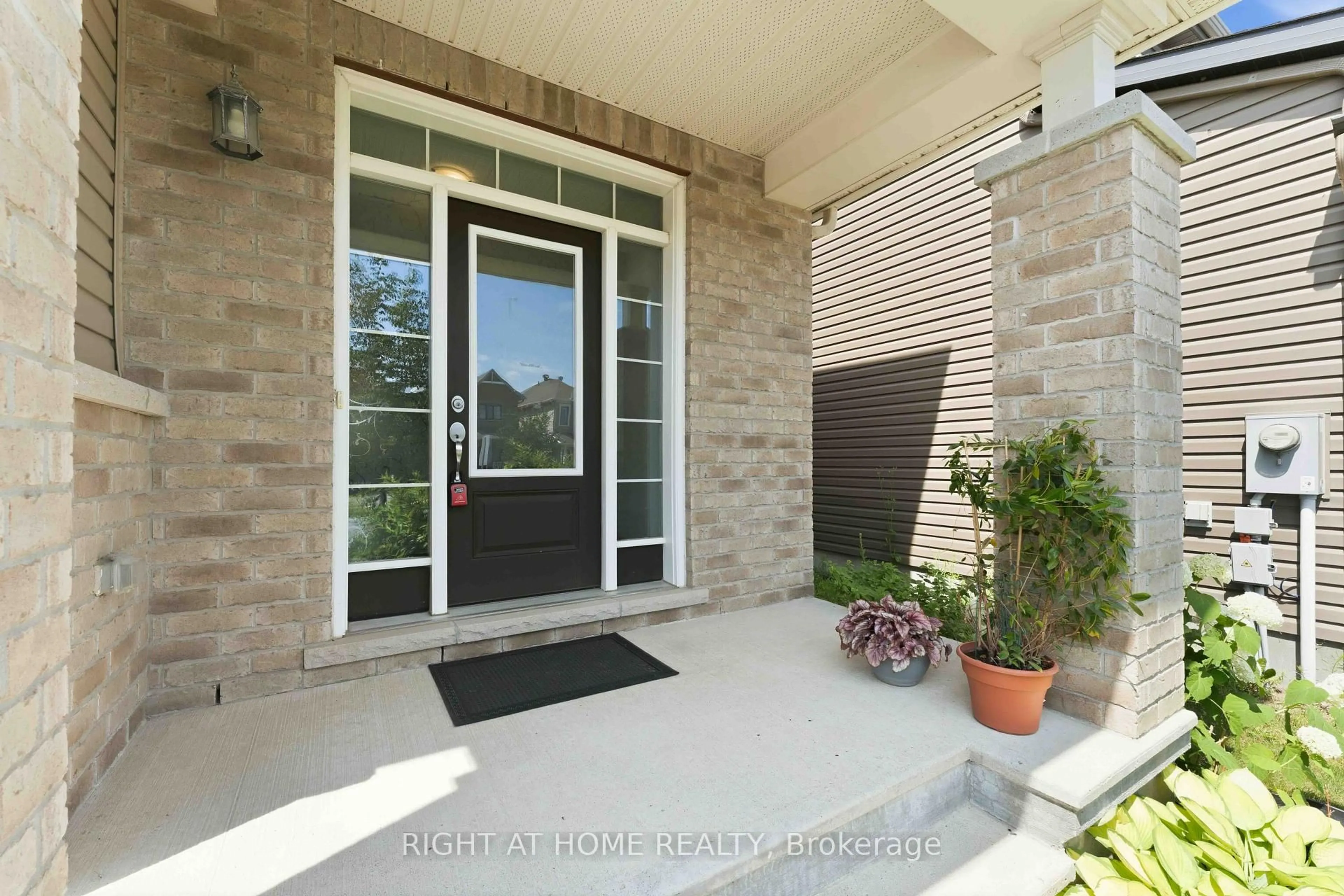 Indoor entryway for 2581 River Mist Rd, Ottawa Ontario K2J 6G1