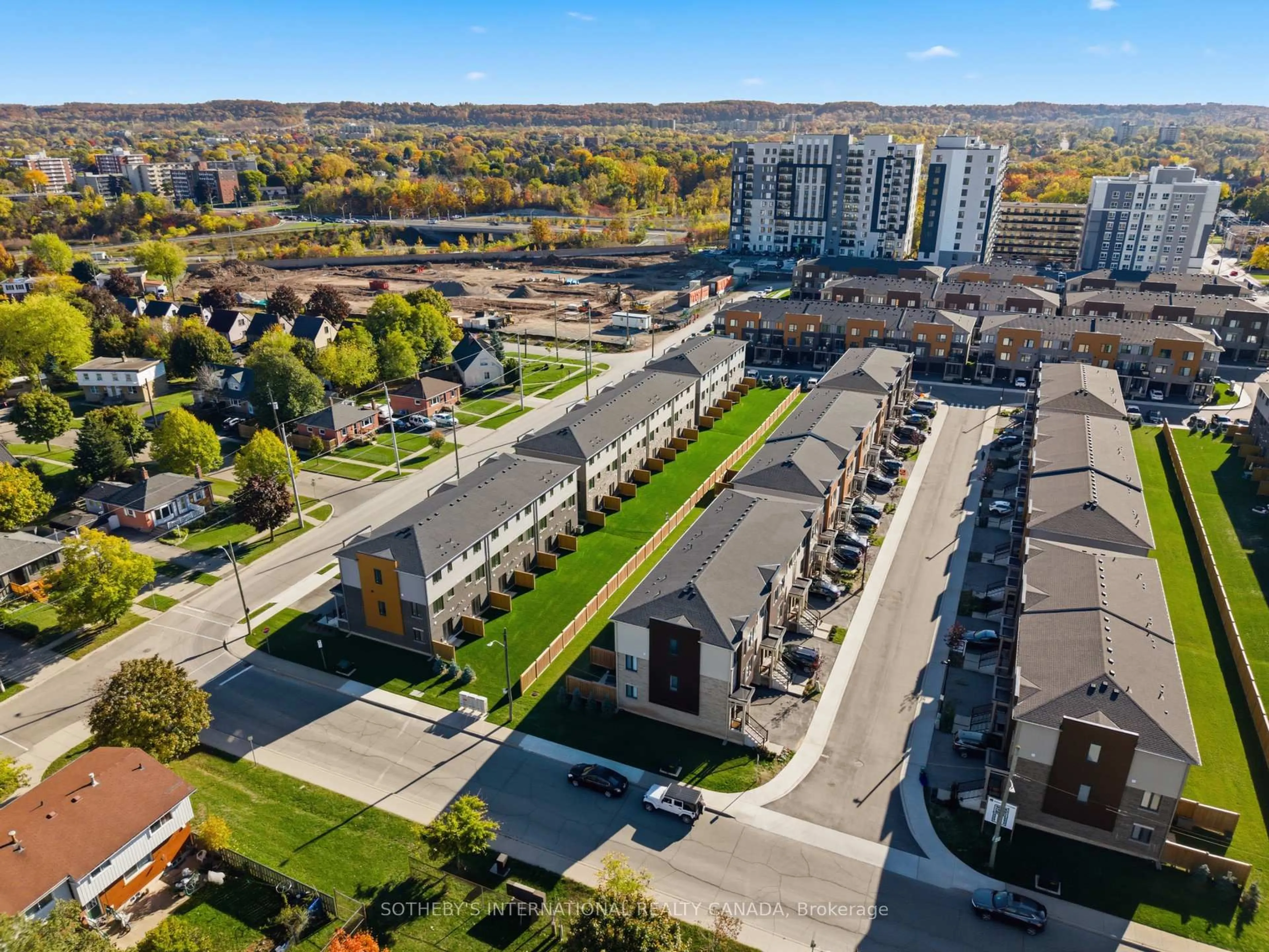 A pic from outside/outdoor area/front of a property/back of a property/a pic from drone, city buildings view from balcony for 7 Bingham Rd, Hamilton Ontario L8H 0B5