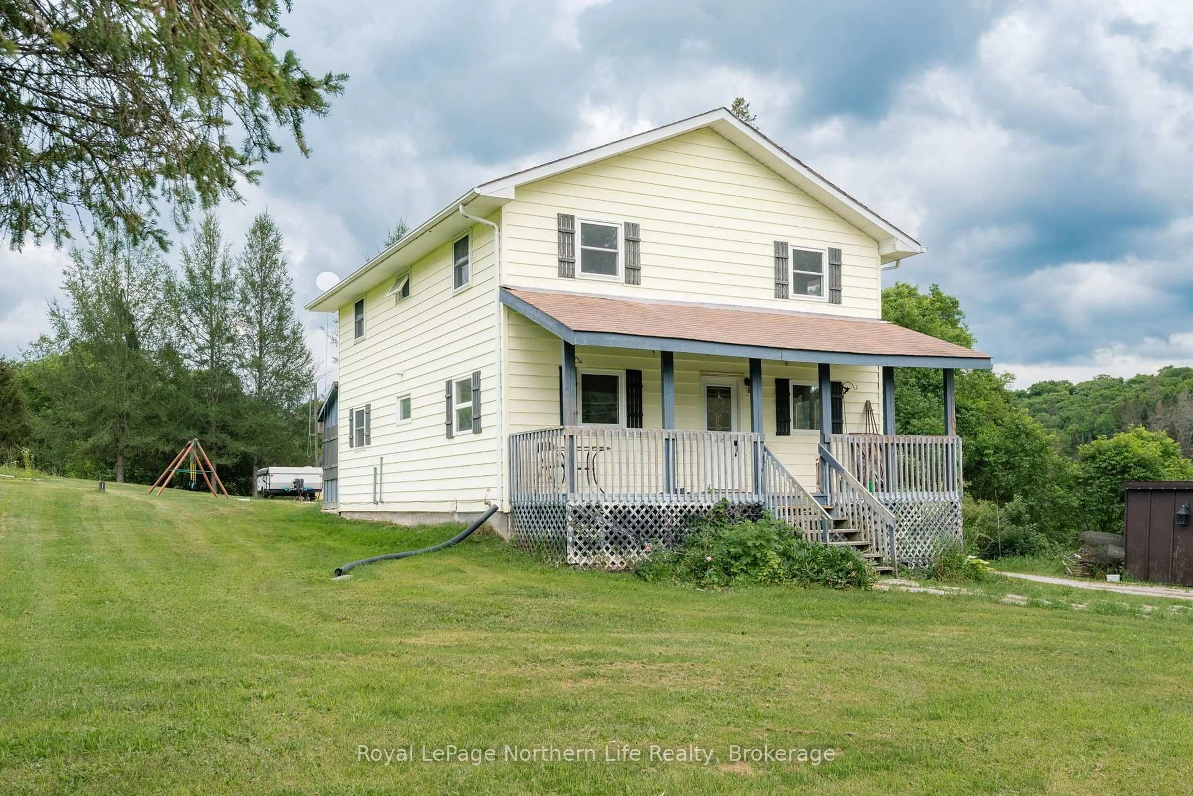 A pic from outside/outdoor area/front of a property/back of a property/a pic from drone, building for 44 Old Nipissing Rd, Nipissing Ontario P0H 1J0