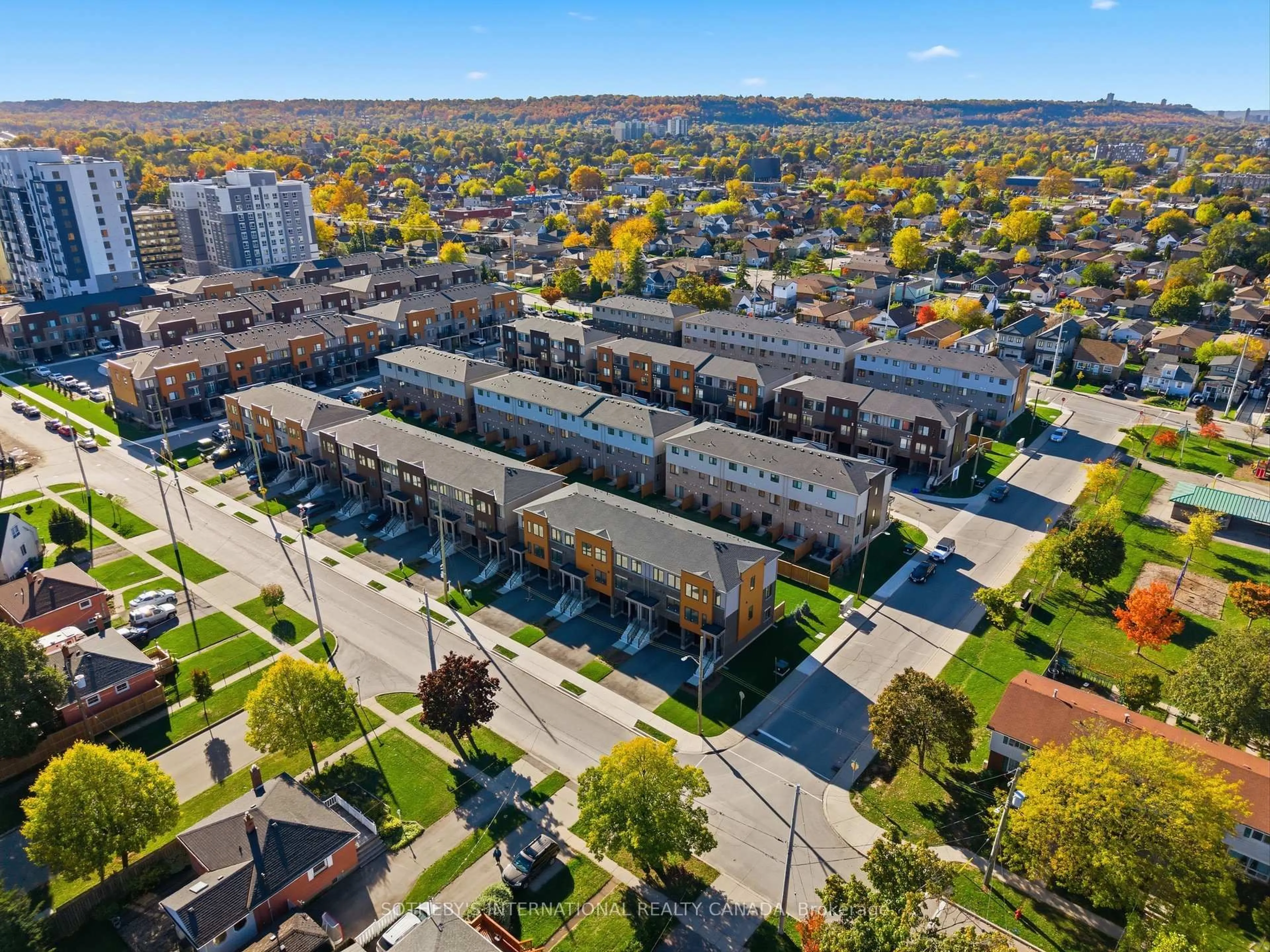 A pic from outside/outdoor area/front of a property/back of a property/a pic from drone, unknown for 21B Bingham Rd, Hamilton Ontario L8H 0B5