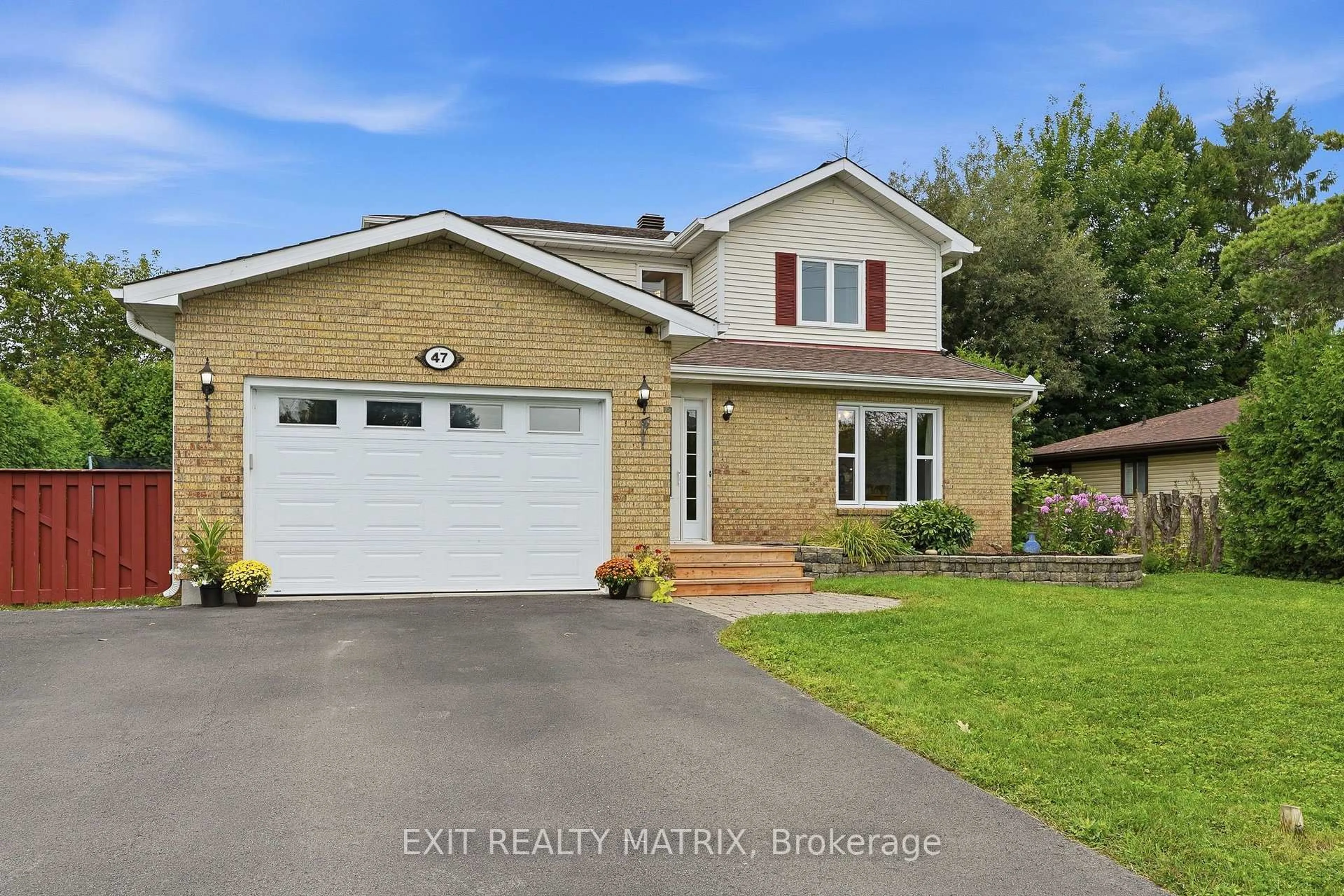 Home with vinyl exterior material, street for 47 Isabelle St, Casselman Ontario K0A 1M0