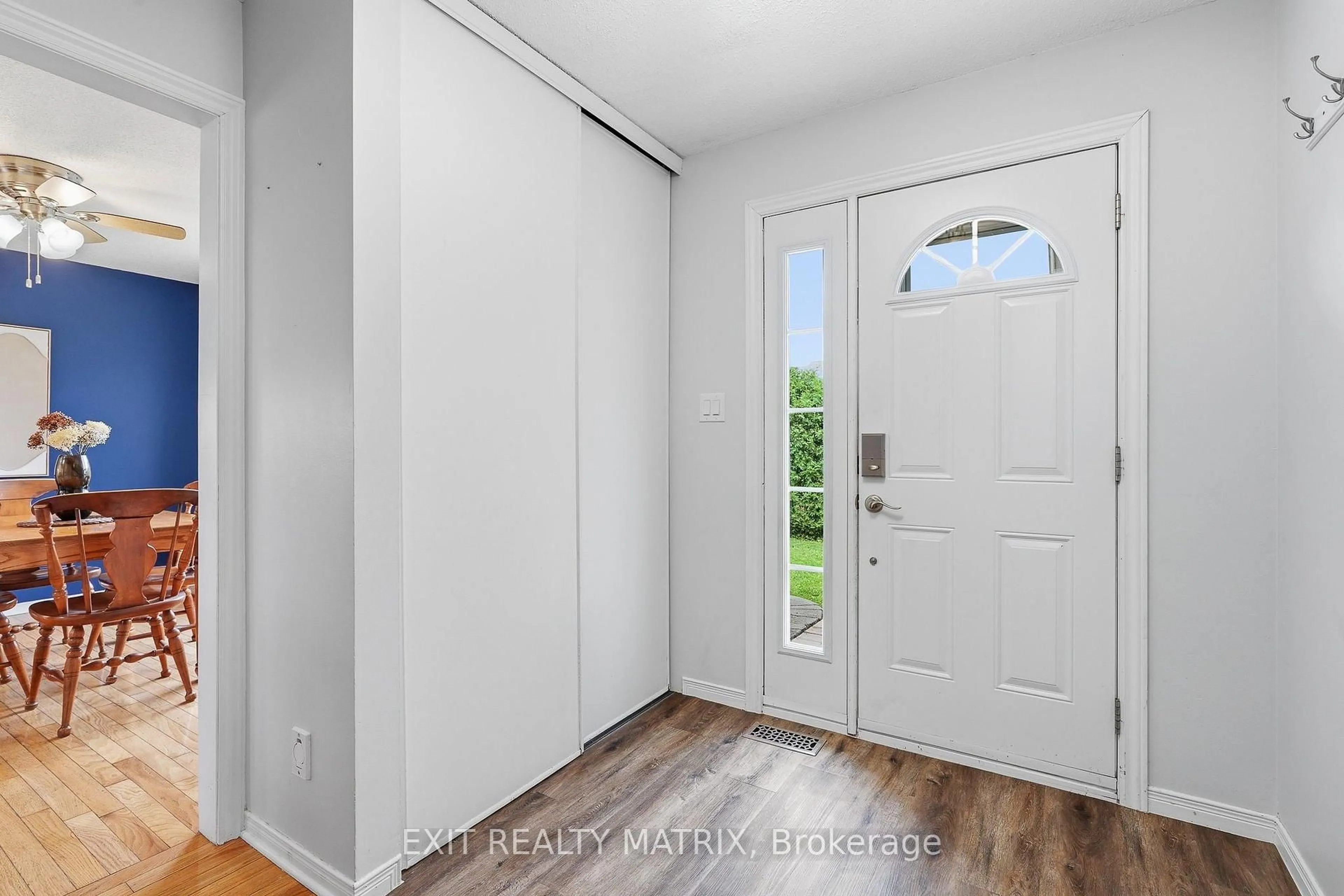 Indoor entryway for 47 Isabelle St, Casselman Ontario K0A 1M0