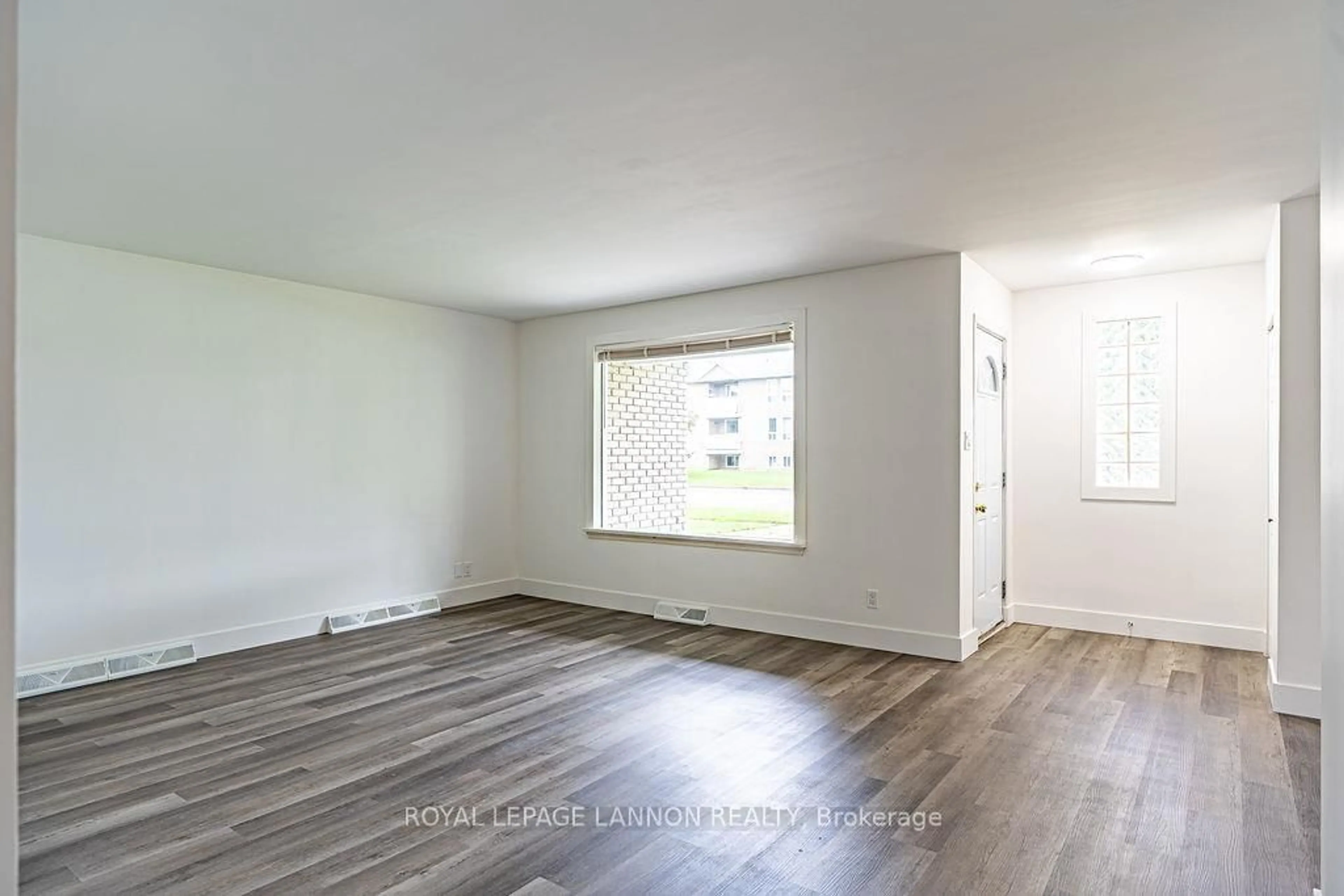 A pic of a room for 356 Kingsway Ave., Thunder Bay Ontario P7E 2A5