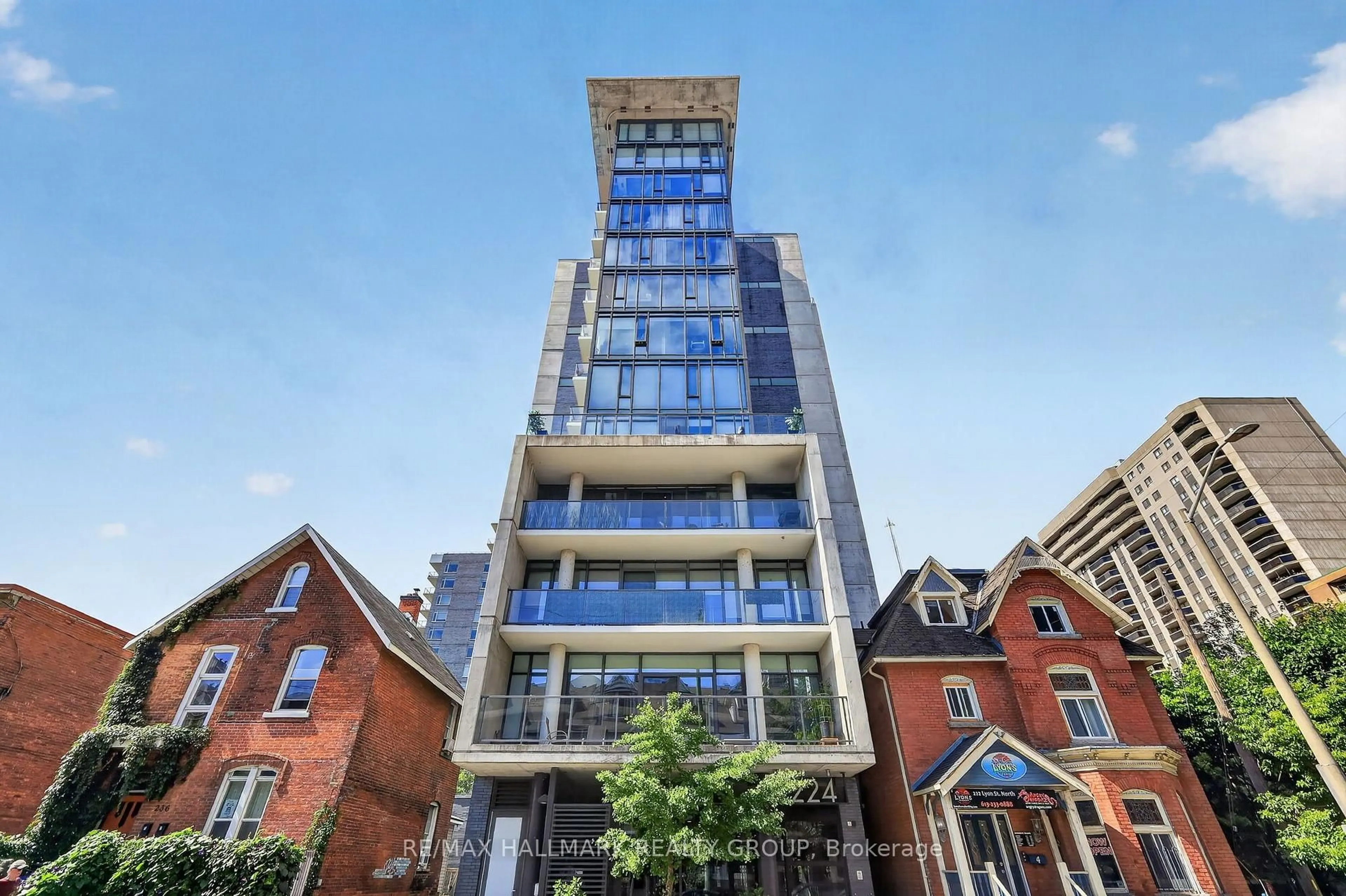 Home with brick exterior material, building for 224 Lyon St #1613, Ottawa Ontario K1R 0C1