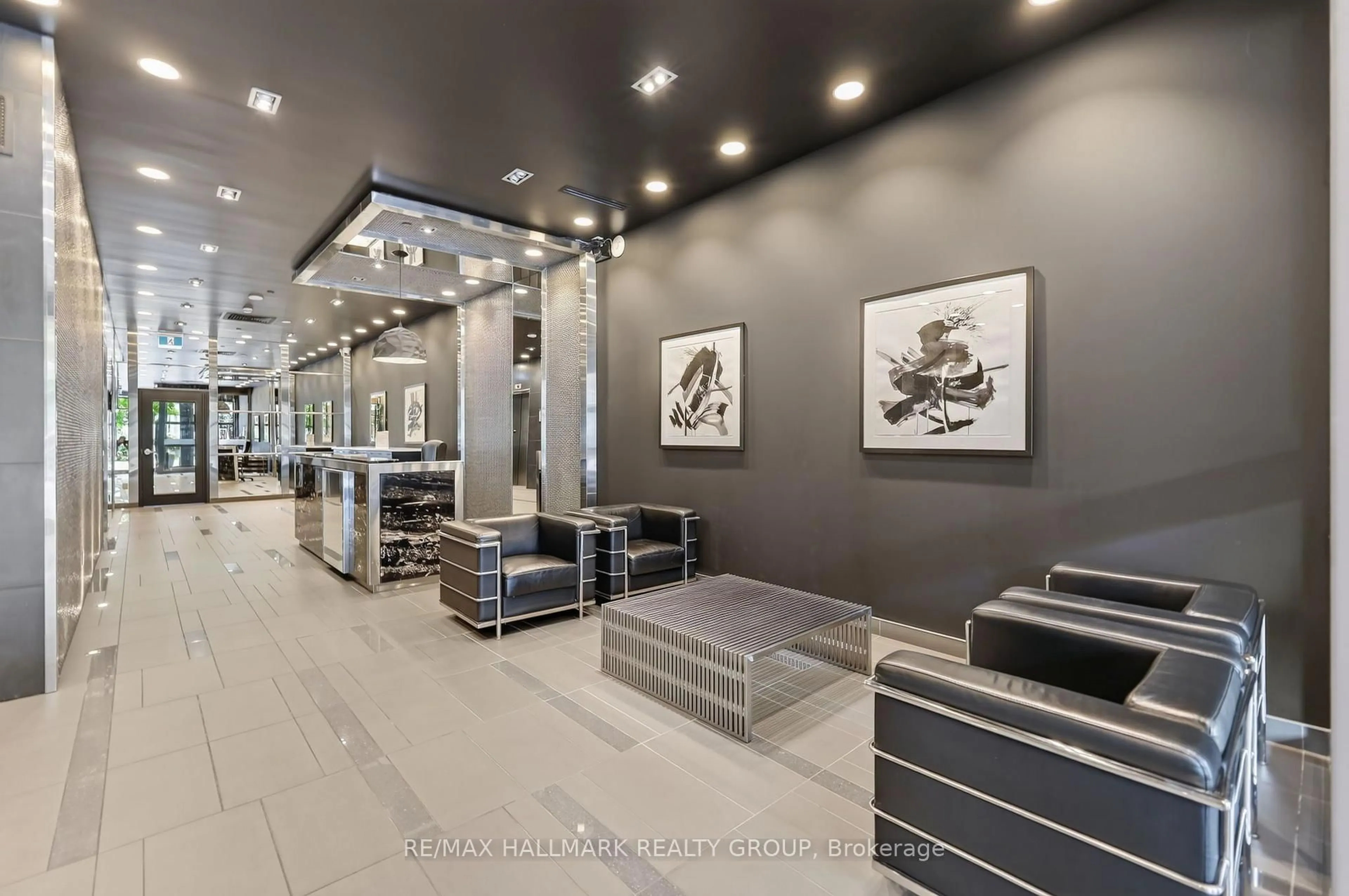 Lobby for 224 Lyon St #1613, Ottawa Ontario K1R 0C1