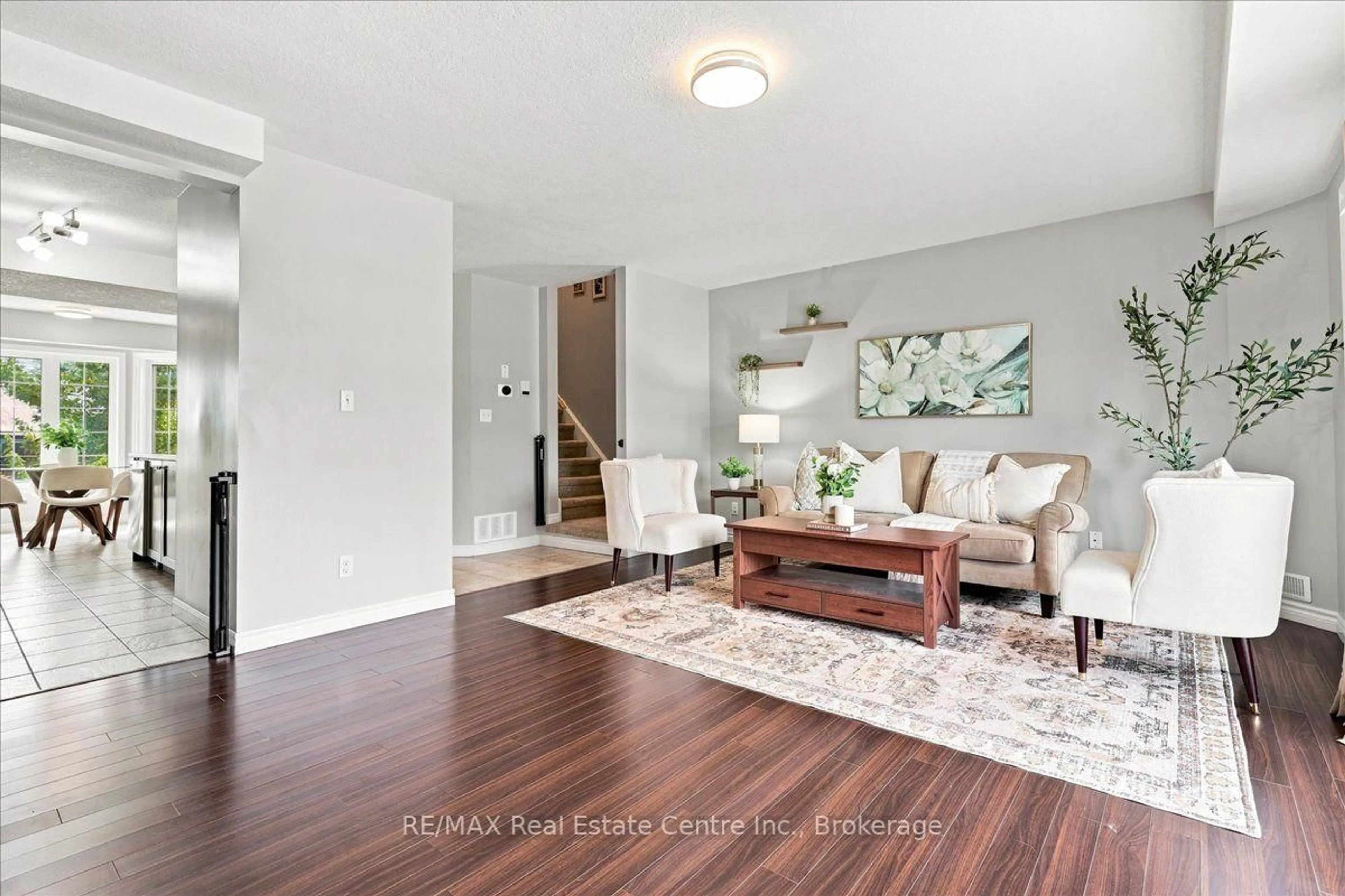 Indoor entryway for 975 Strasburg Rd #21B, Waterloo Ontario N2E 0A8