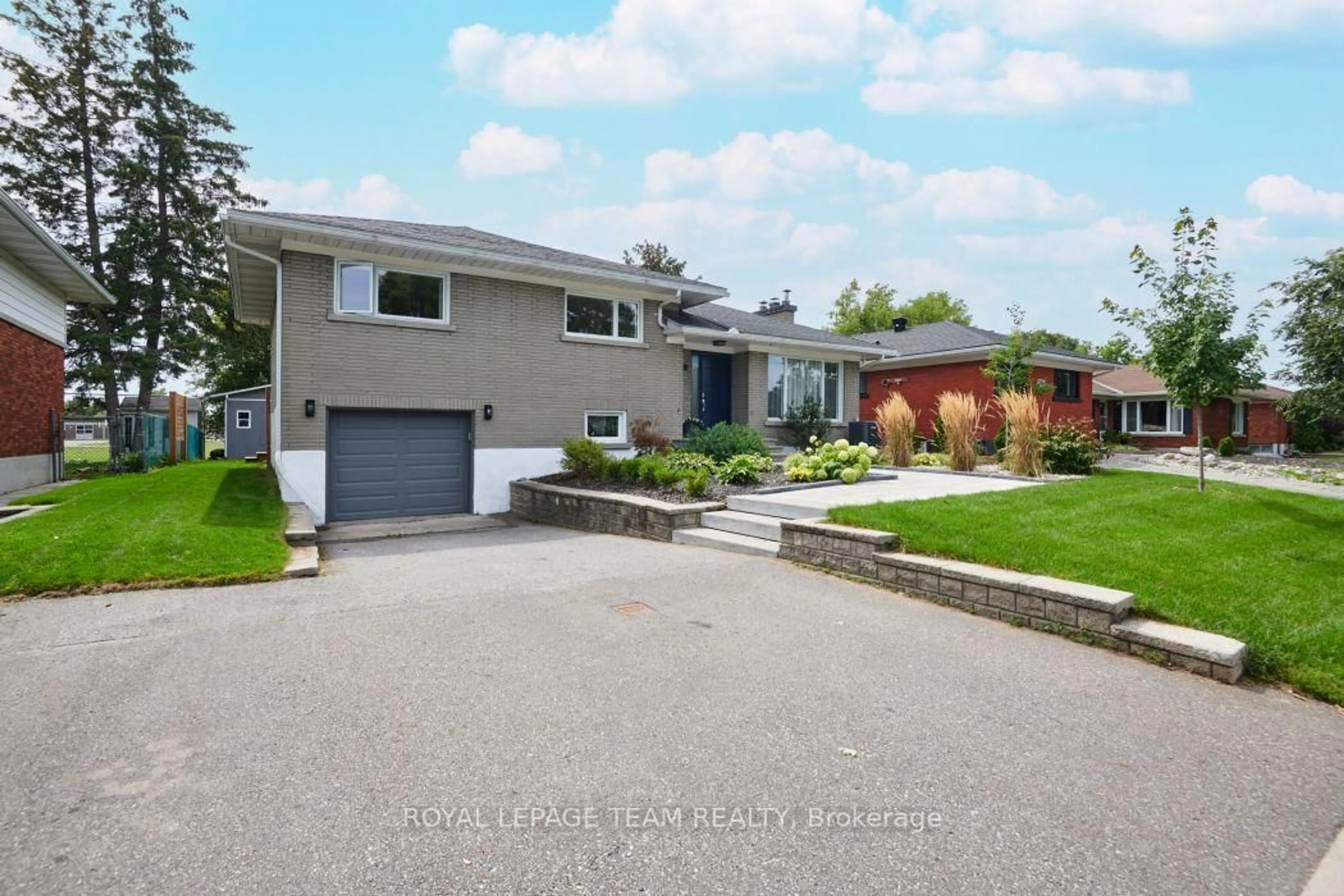 Unknown for 1948 Navaho Dr, Ottawa Ontario K2C 0T6