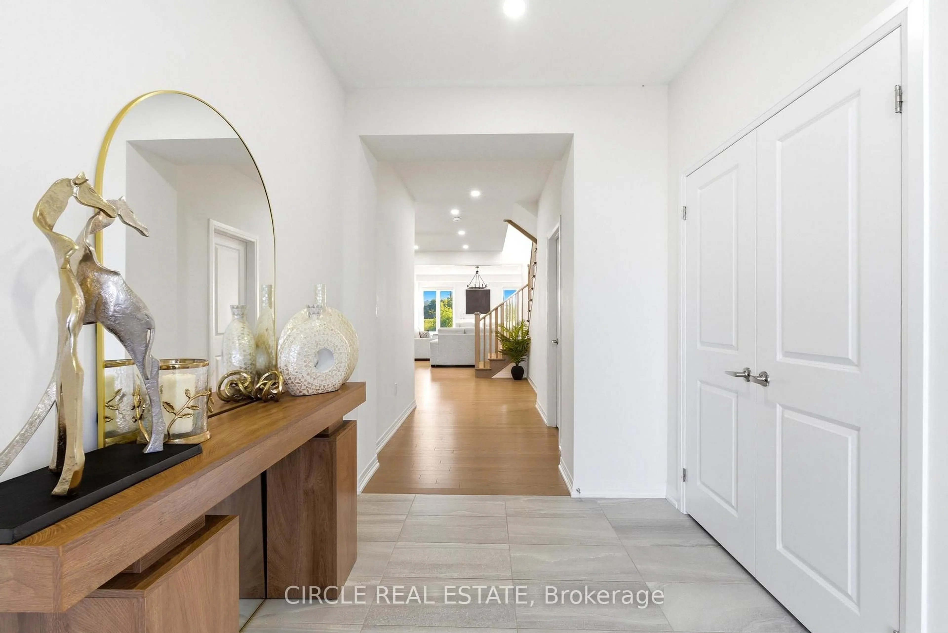 Indoor entryway for 56 Langridge Way, Cambridge Ontario N1S 0E7