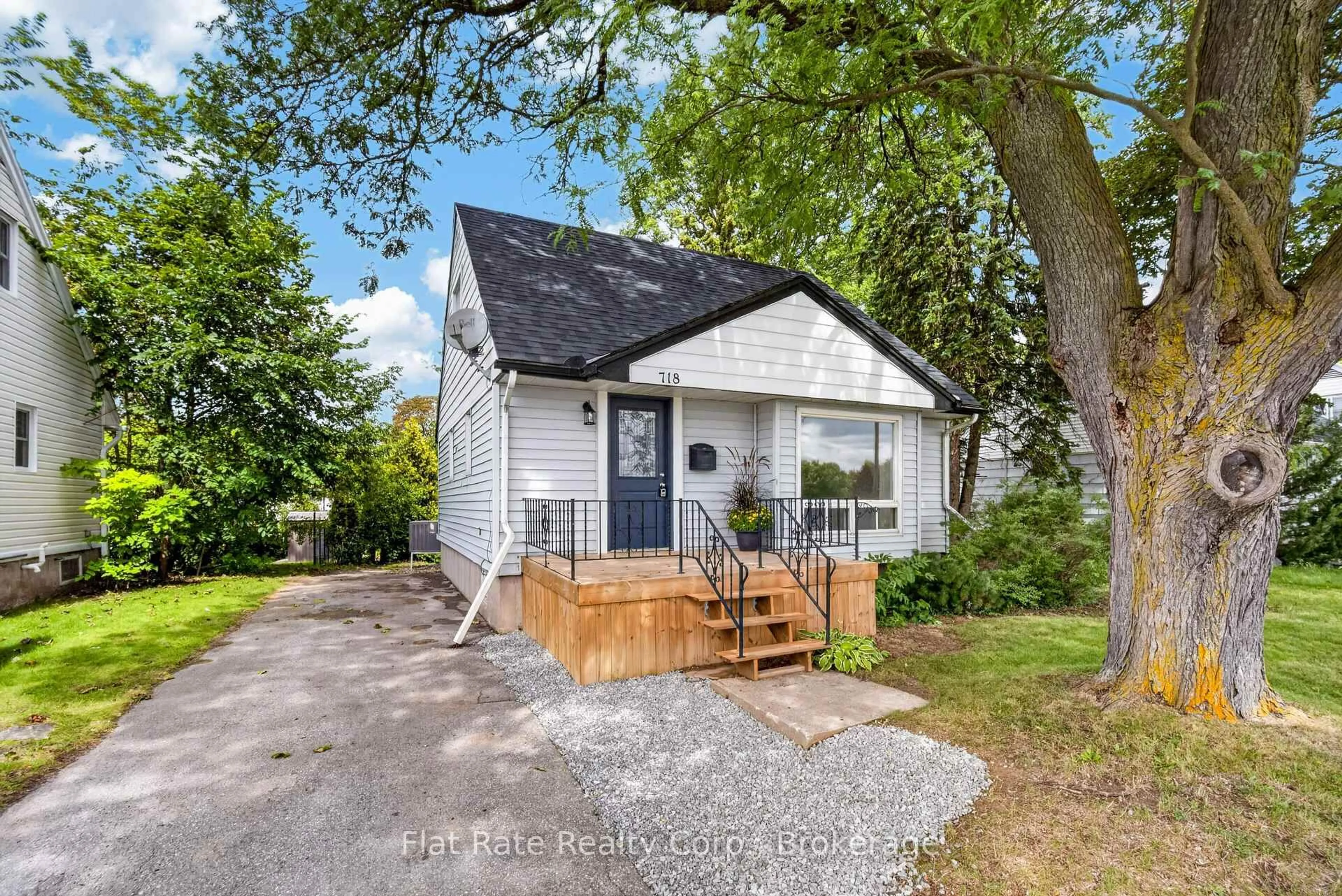 Unknown for 718 GILLESPIE Ave, Peterborough Ontario K9J 5N8