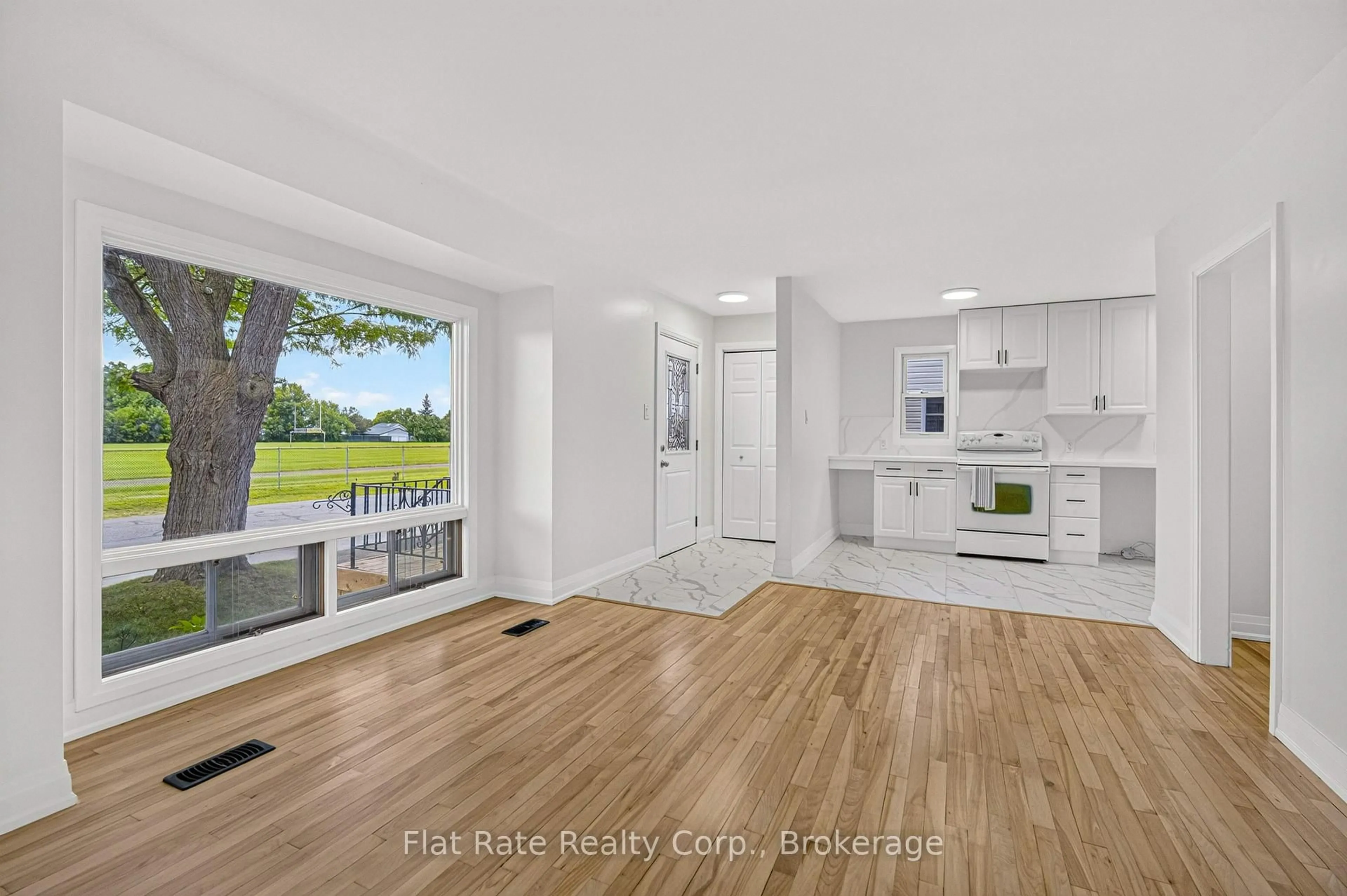 Open concept kitchen, unknown for 718 GILLESPIE Ave, Peterborough Ontario K9J 5N8