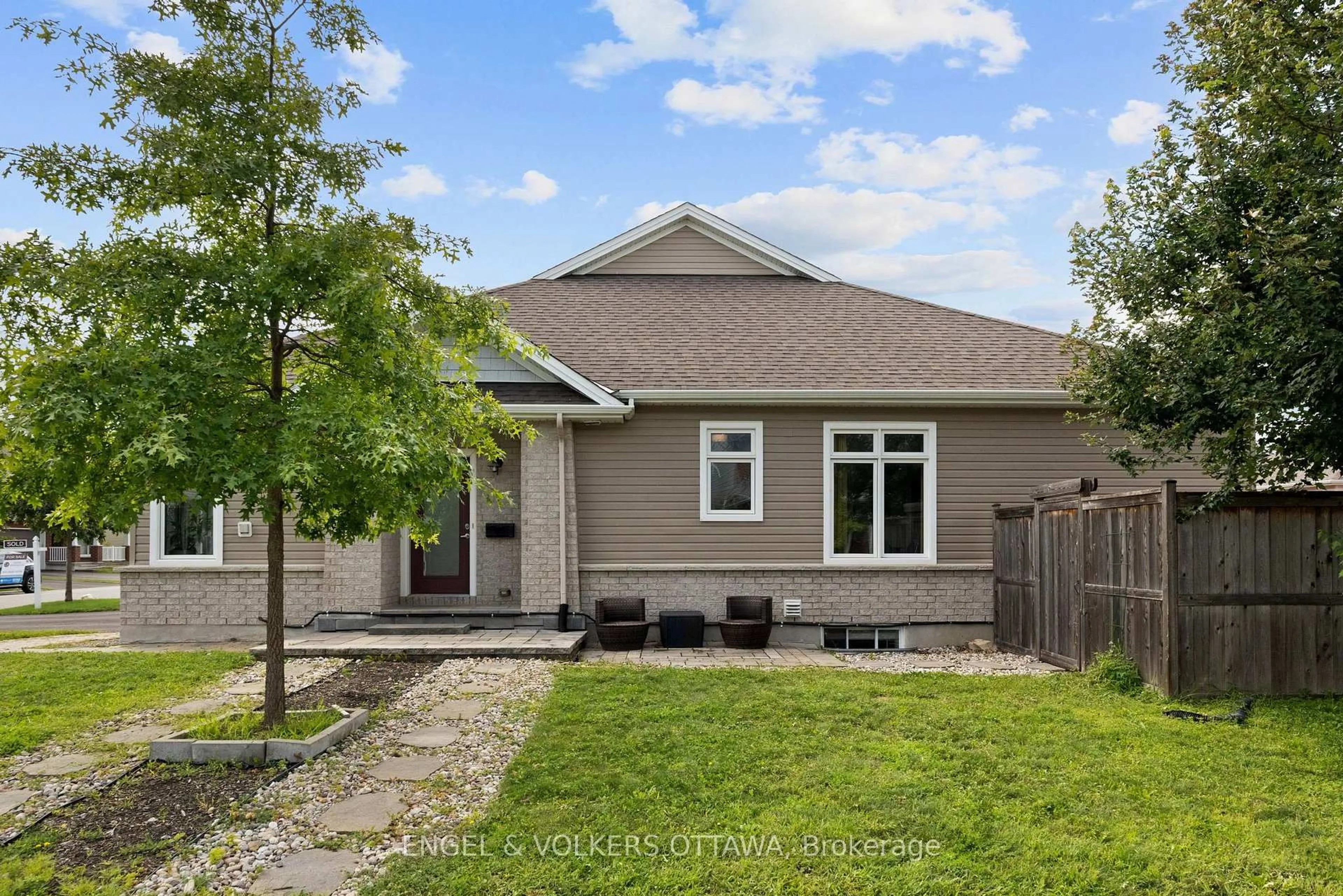 Unknown for 538 Silverbell Cres, Ottawa Ontario K1T 0P1