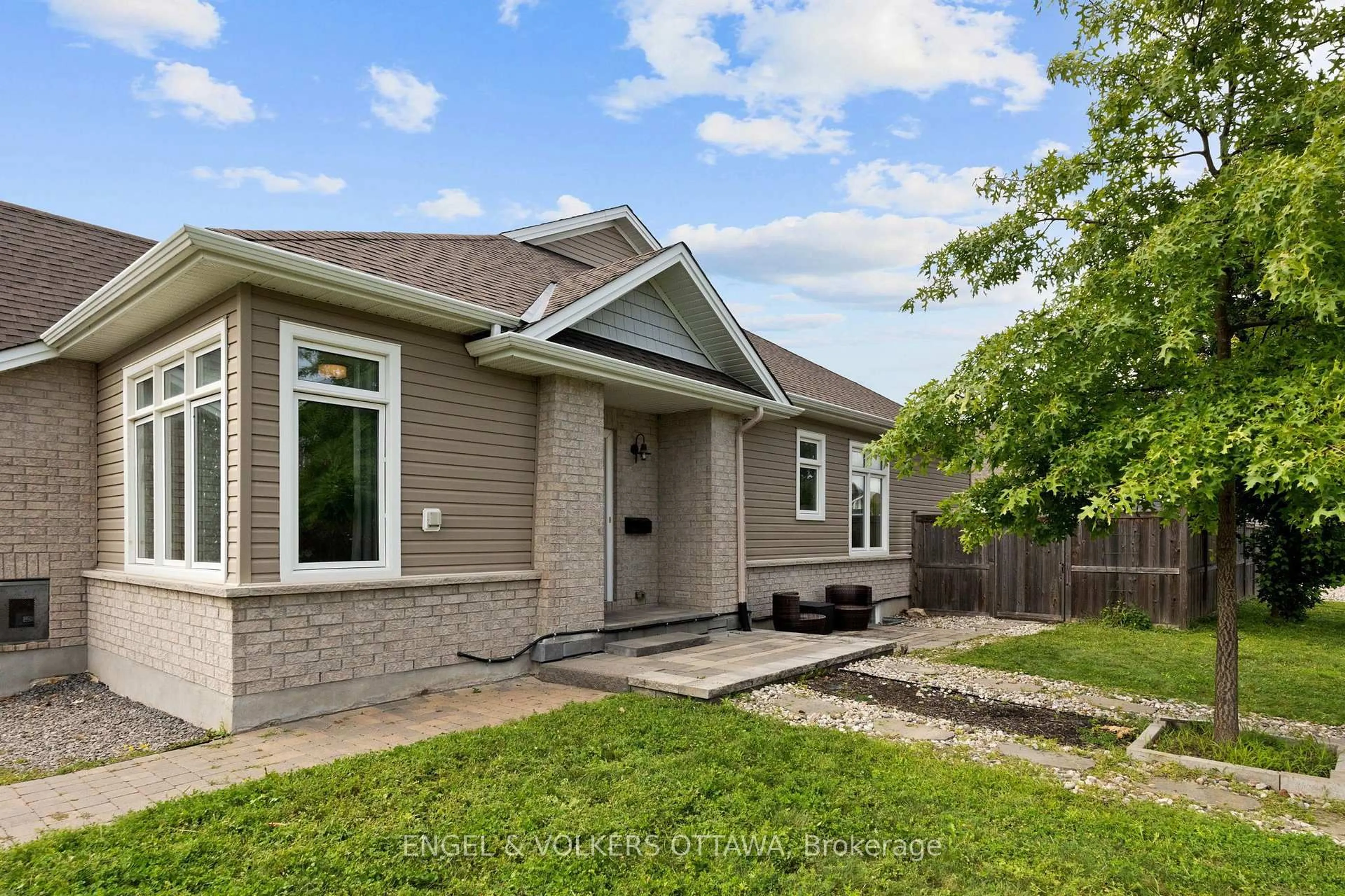 Home with brick exterior material, street for 538 Silverbell Cres, Ottawa Ontario K1T 0P1