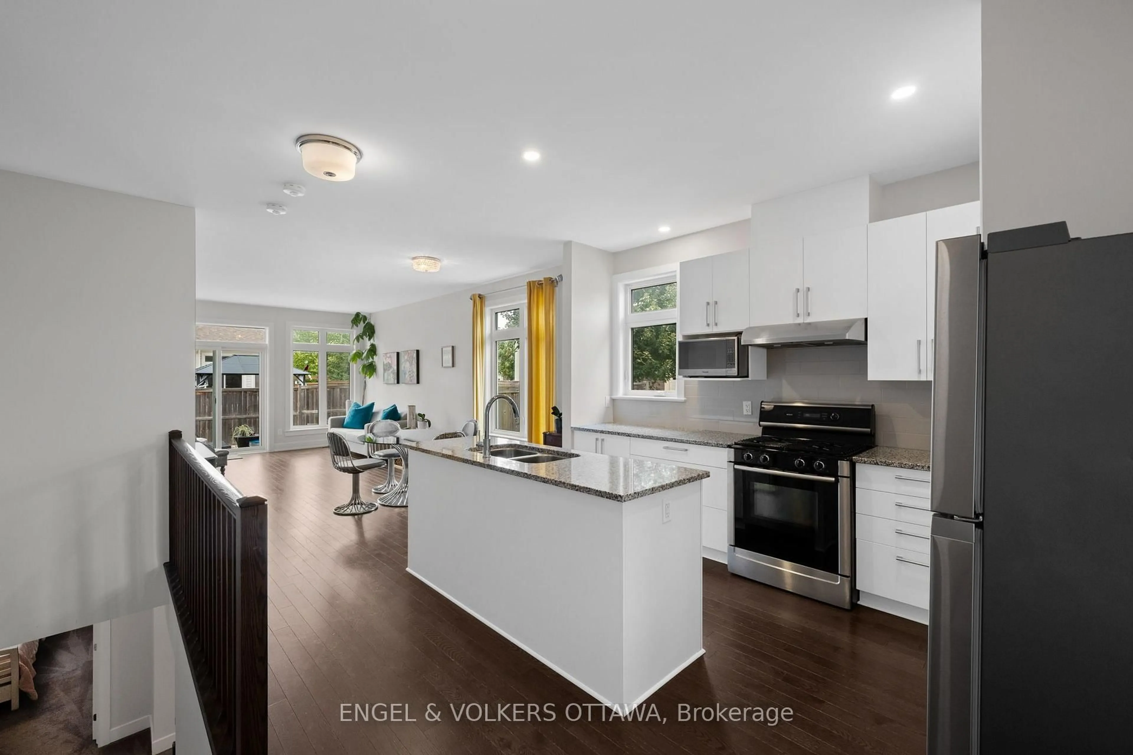 Open concept kitchen, unknown for 538 Silverbell Cres, Ottawa Ontario K1T 0P1