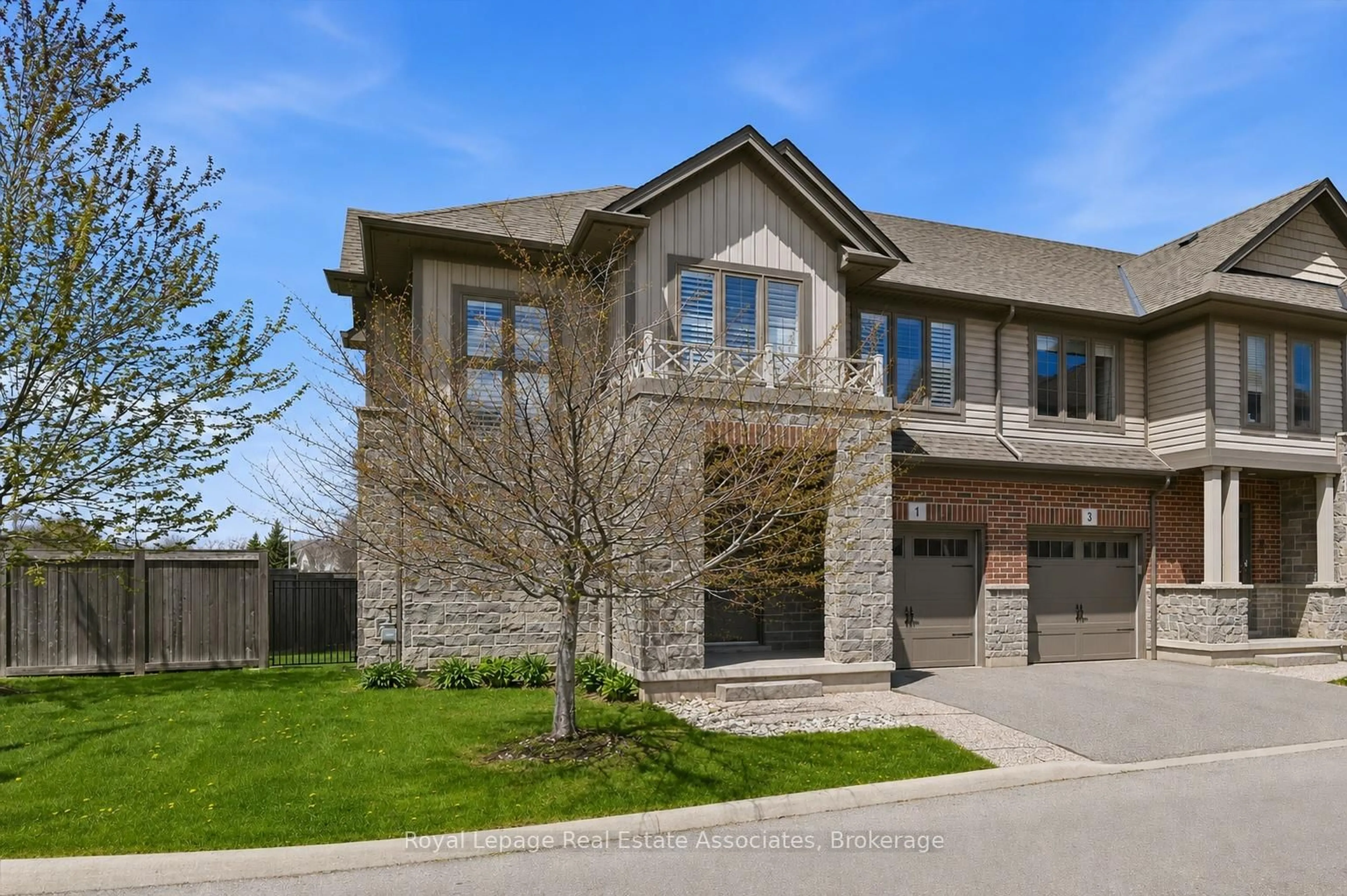 Home with brick exterior material, street for 1 Southshore Cres, Hamilton Ontario L8E 0J3