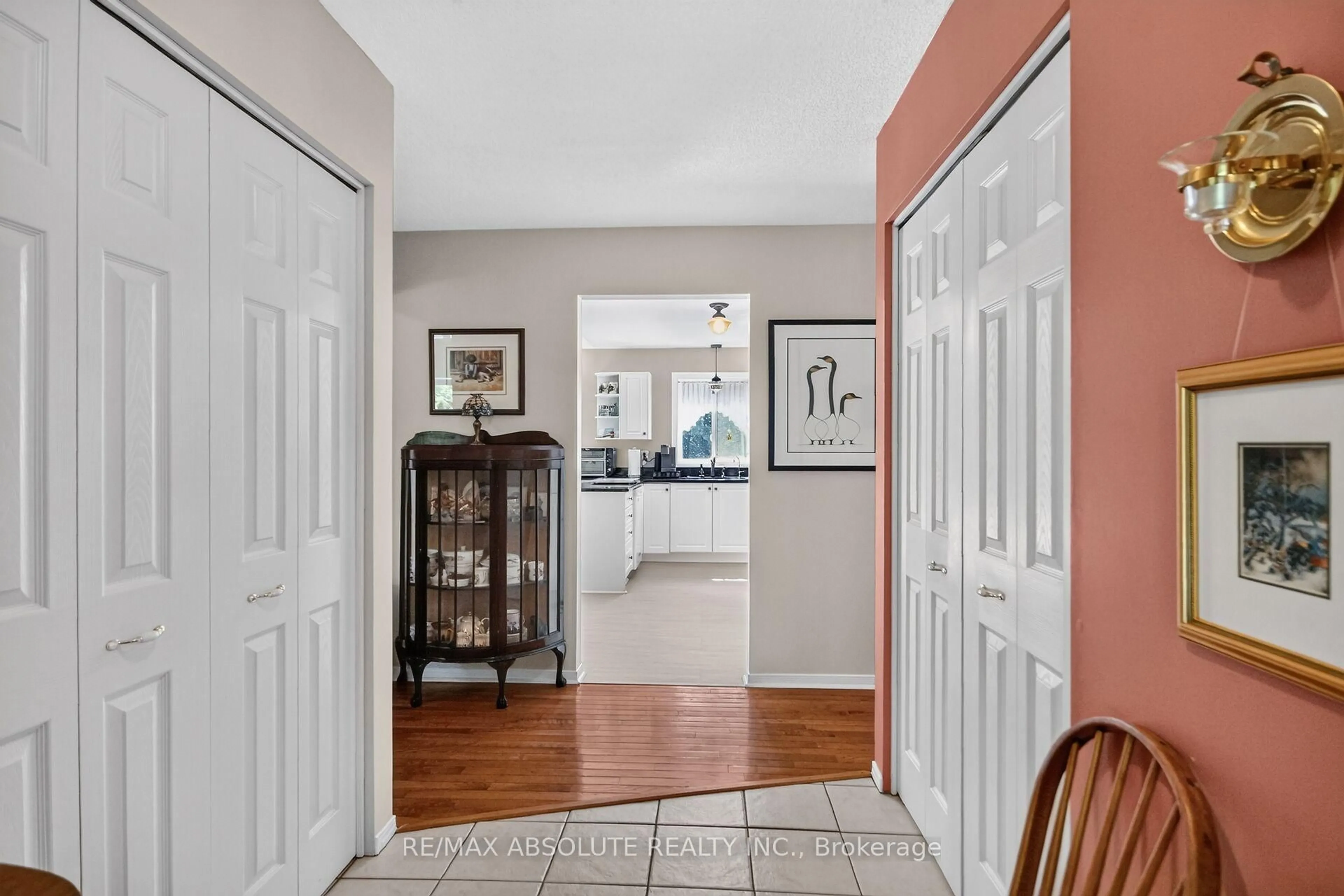 Indoor entryway for 11 Flesher Cres, North Grenville Ontario K0G 1J0