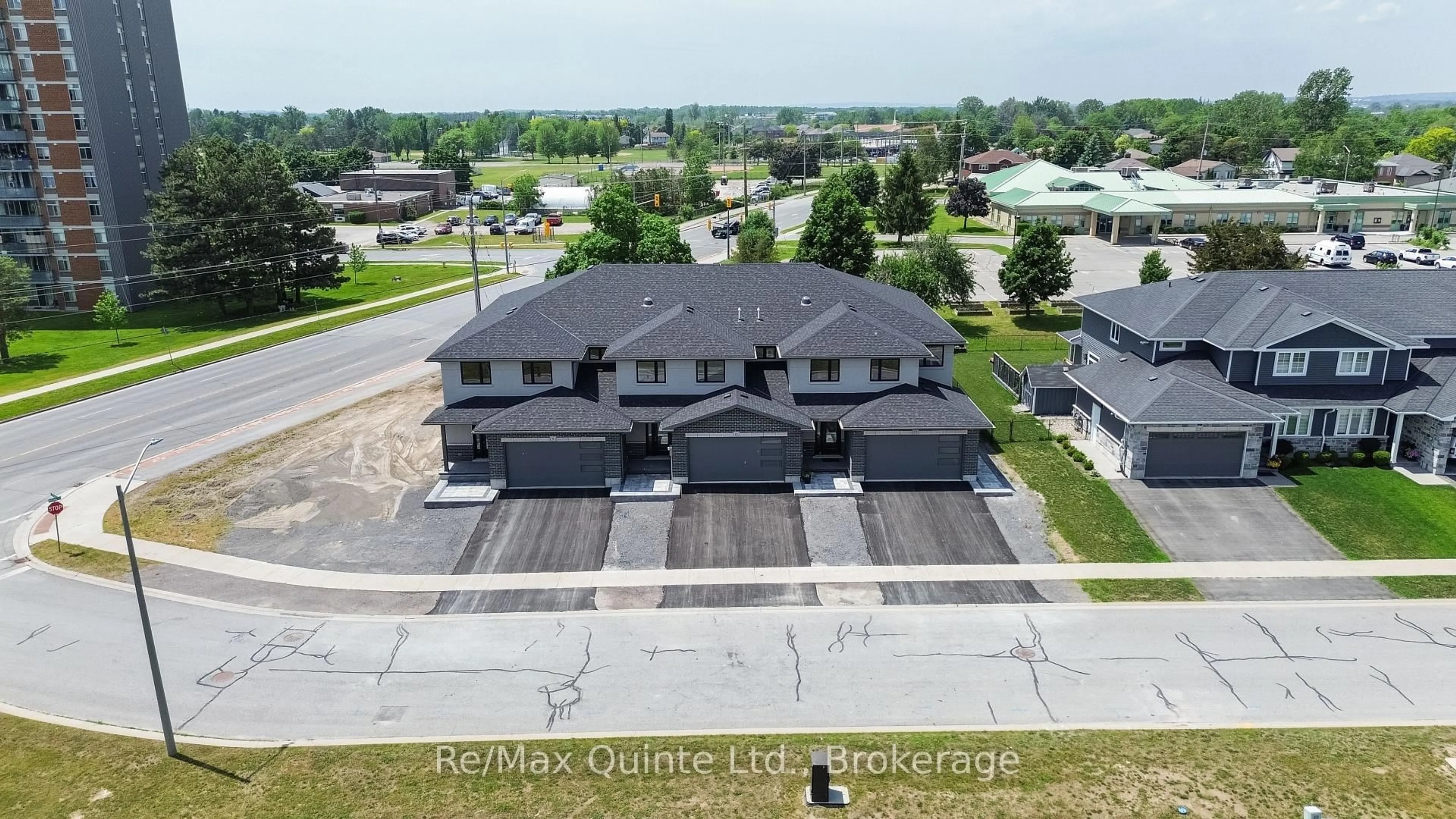 A pic from outside/outdoor area/front of a property/back of a property/a pic from drone, unknown for 8 Stinson Ave, Belleville Ontario K8P 5N9