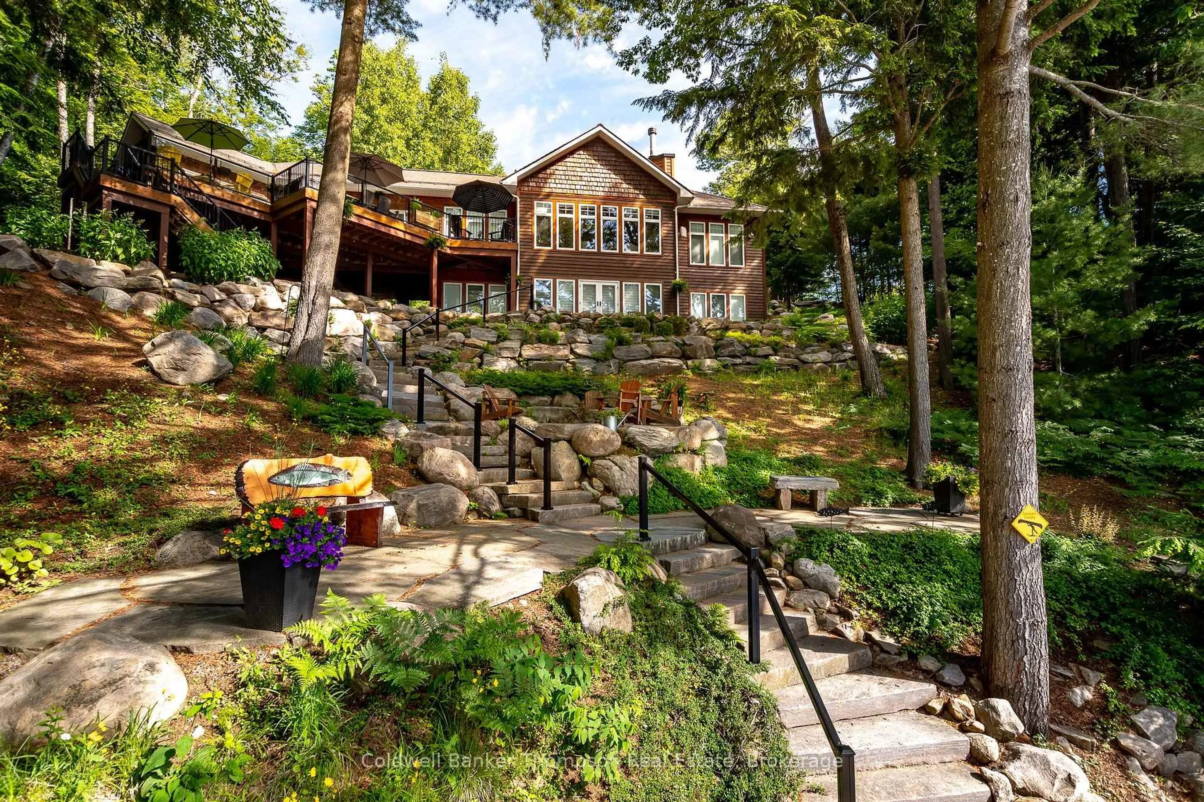 Patio, unknown for 707 Evergreen Tr, Huntsville Ontario P1H 2L5