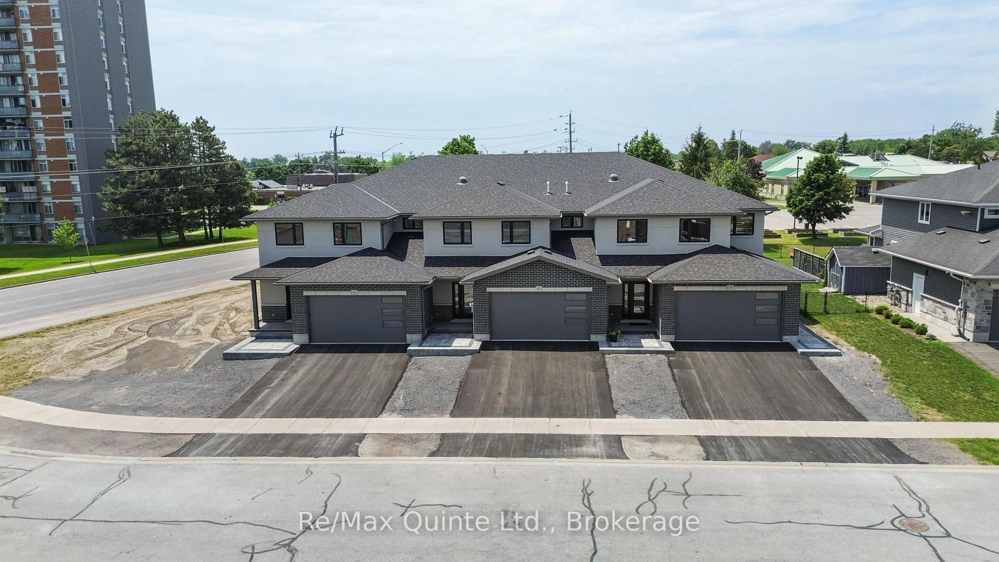 A pic from outside/outdoor area/front of a property/back of a property/a pic from drone, street for 10 Stinson Ave, Belleville Ontario K8P 5N9