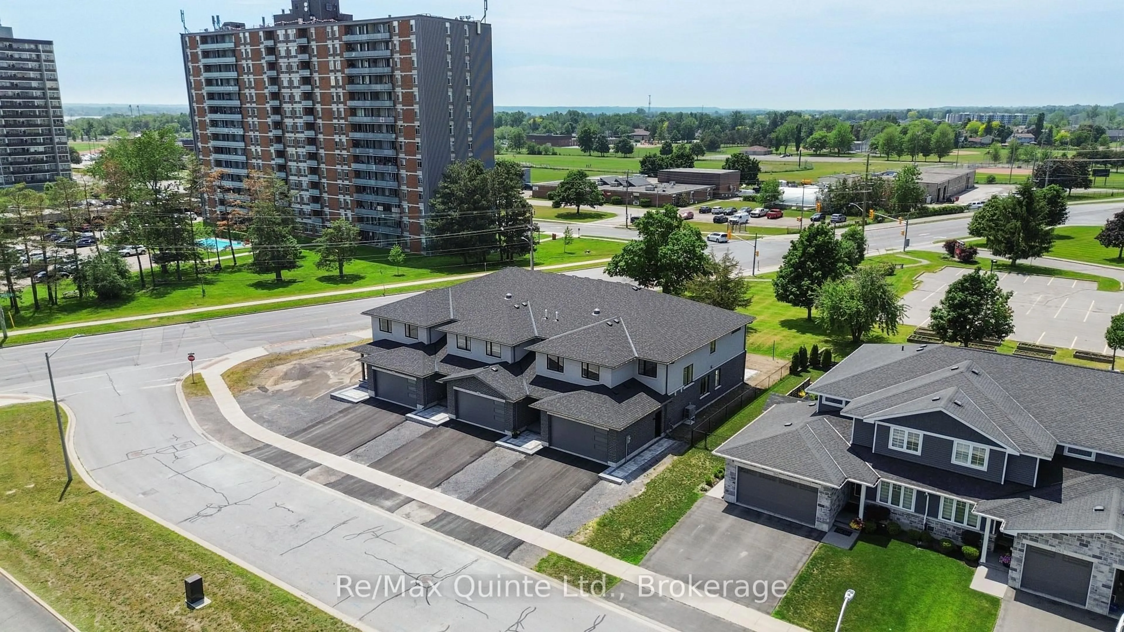 A pic from outside/outdoor area/front of a property/back of a property/a pic from drone, unknown for 10 Stinson Ave, Belleville Ontario K8P 5N9