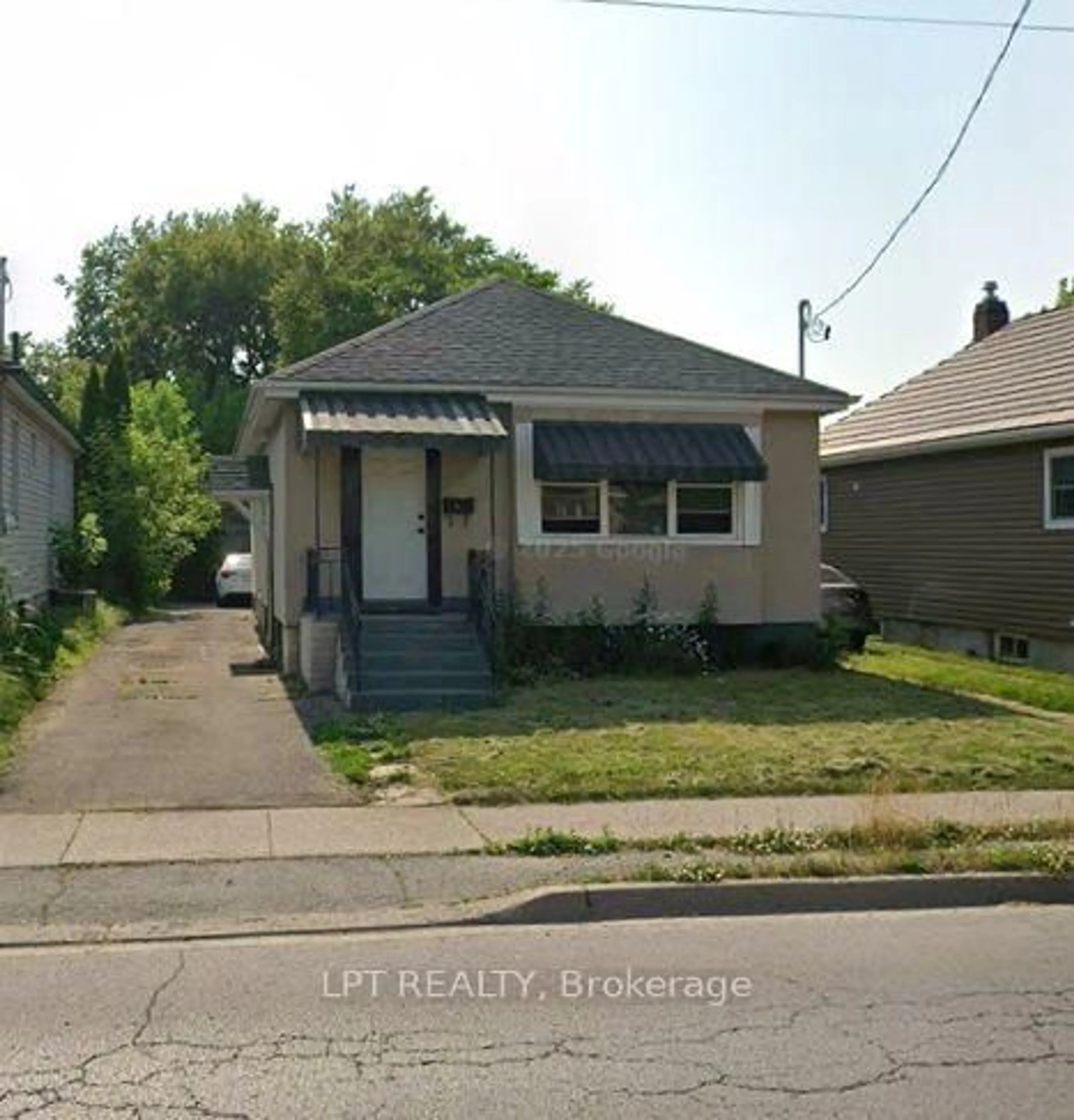 Unknown for 239 Vine St, St. Catharines Ontario L2M 4S9