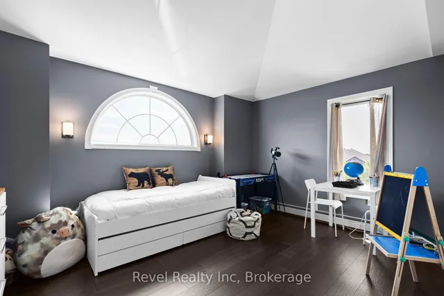 5 Avery Crt, Parry Sound 4