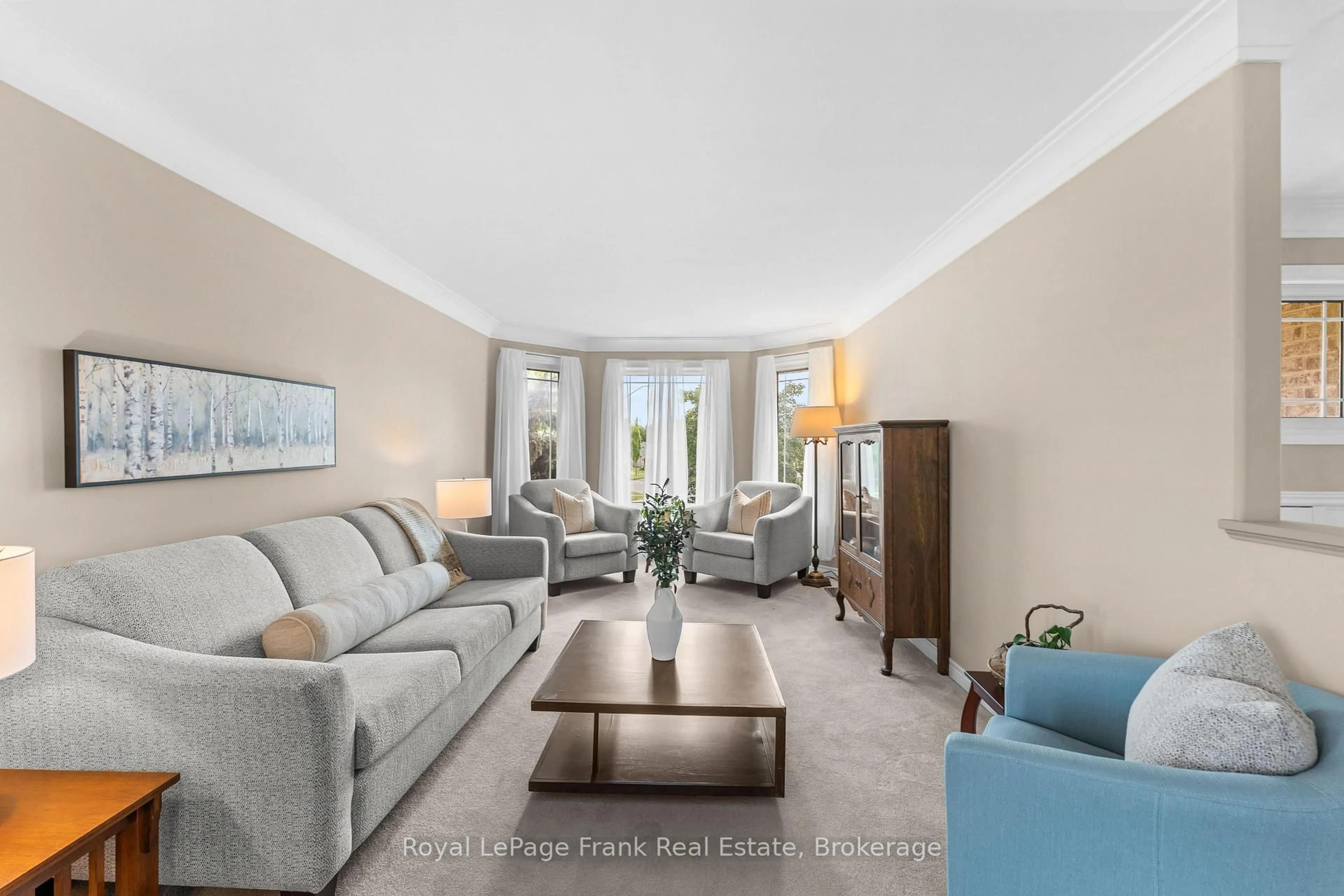 Living room with furniture, unknown for 18 Matthews Crt, Peterborough Ontario K9K 2S8