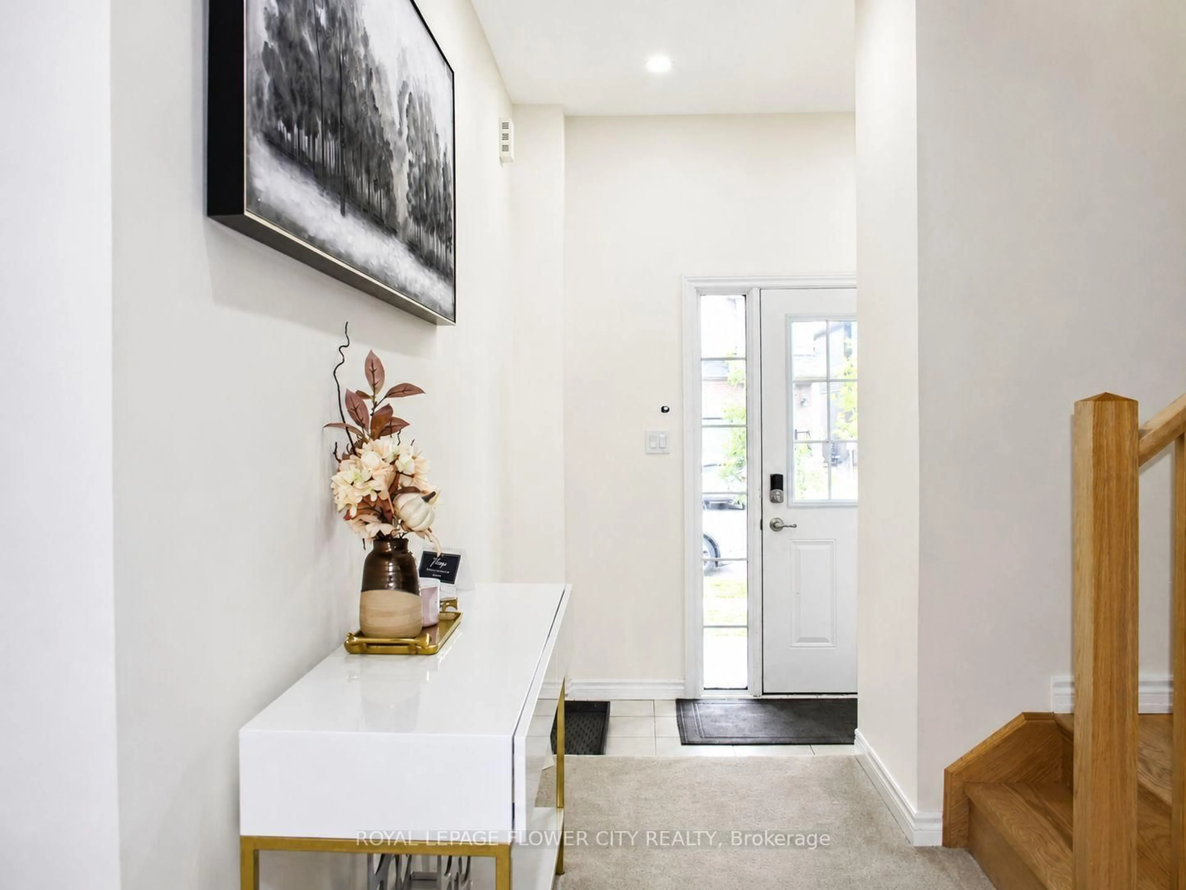 Indoor entryway for 18 Jenner Dr, Brant Ontario N3L 0L2