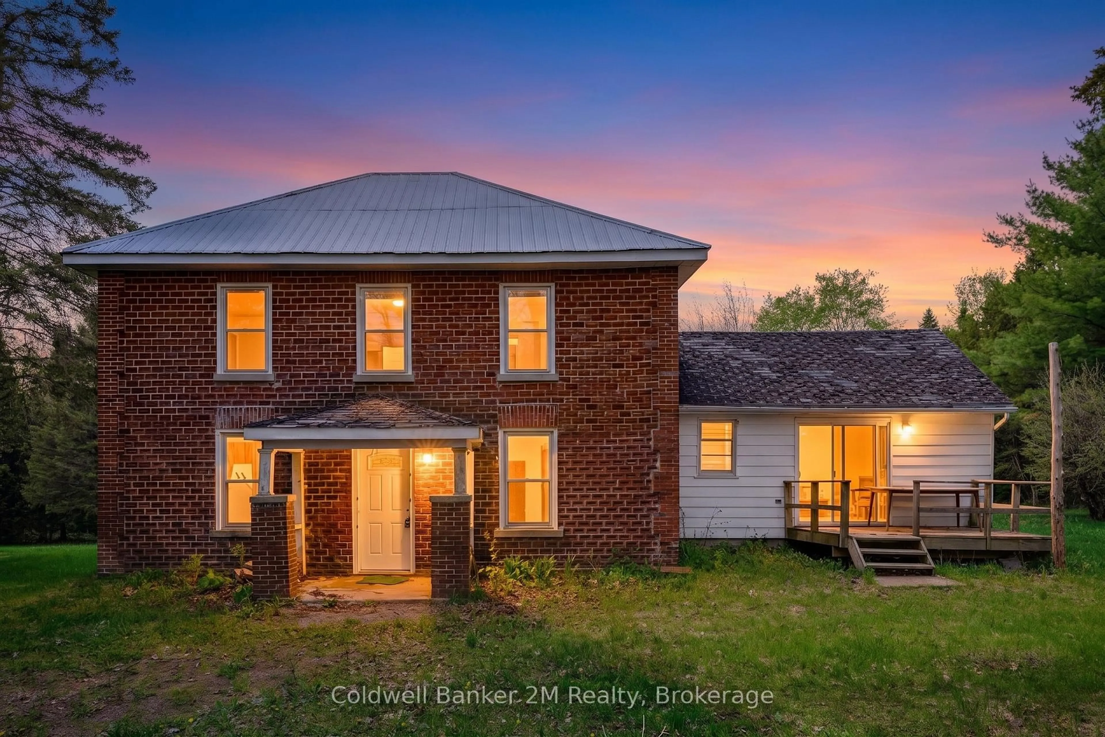 Home with brick exterior material, building for 18917 Highway 118, Highlands East Ontario K0L 2Y0
