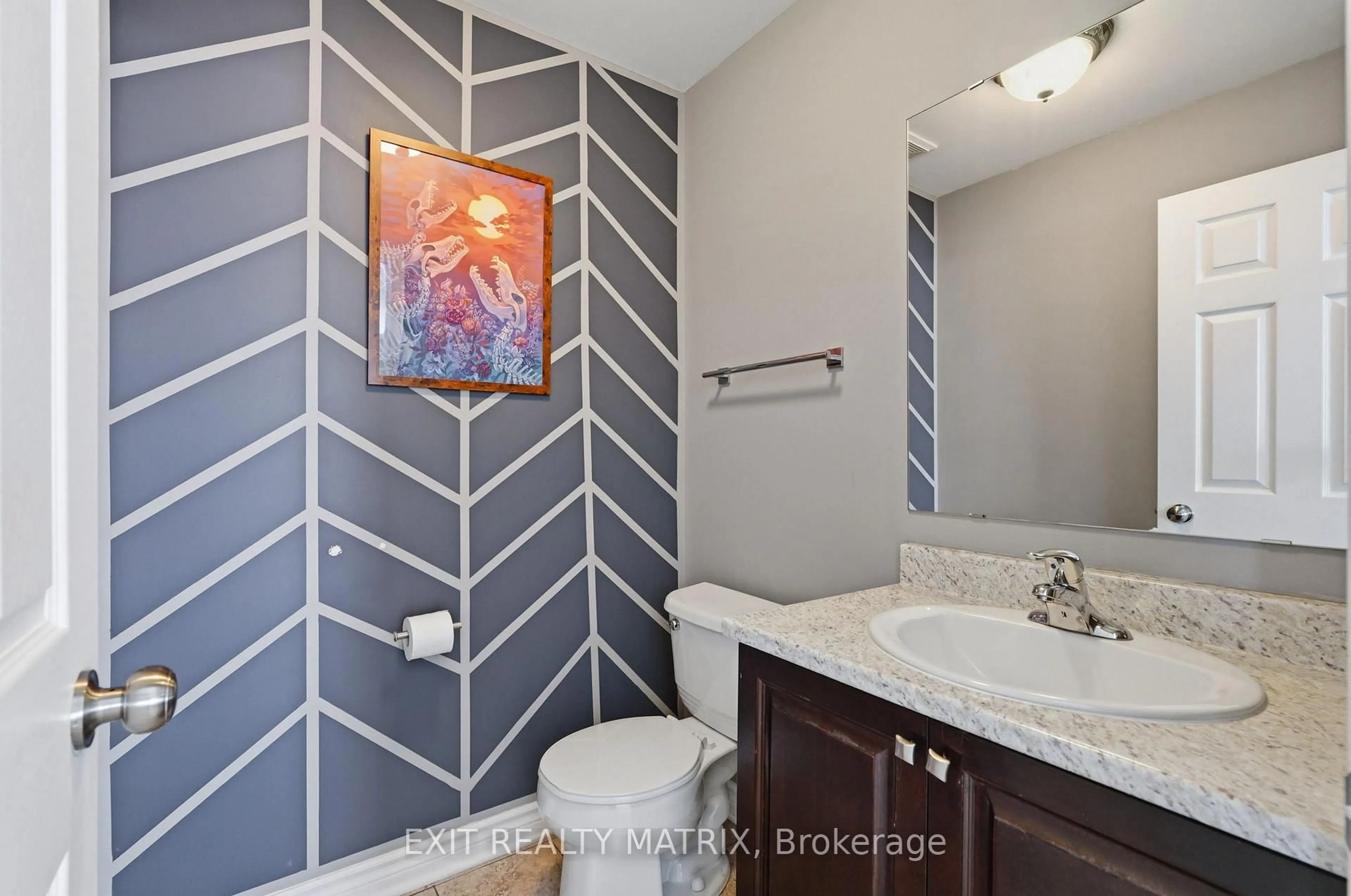 Contemporary bathroom, ceramic/tile floor for 388 Quartz Ave, Clarence-Rockland Ontario K4K 0C7