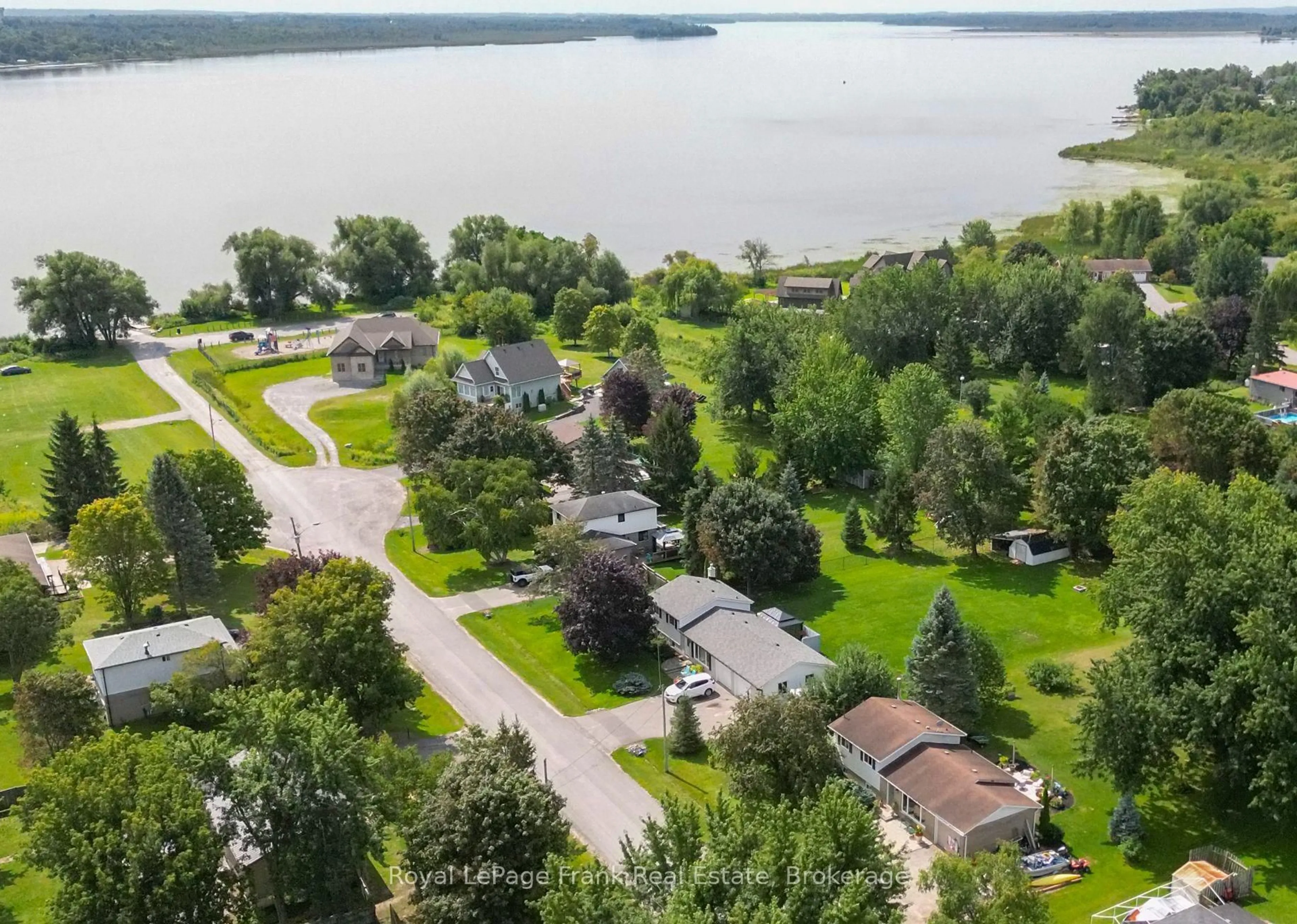 A pic from outside/outdoor area/front of a property/back of a property/a pic from drone, water/lake/river/ocean view for 10 Chickadee Crt, Kawartha Lakes Ontario L9L 1B6