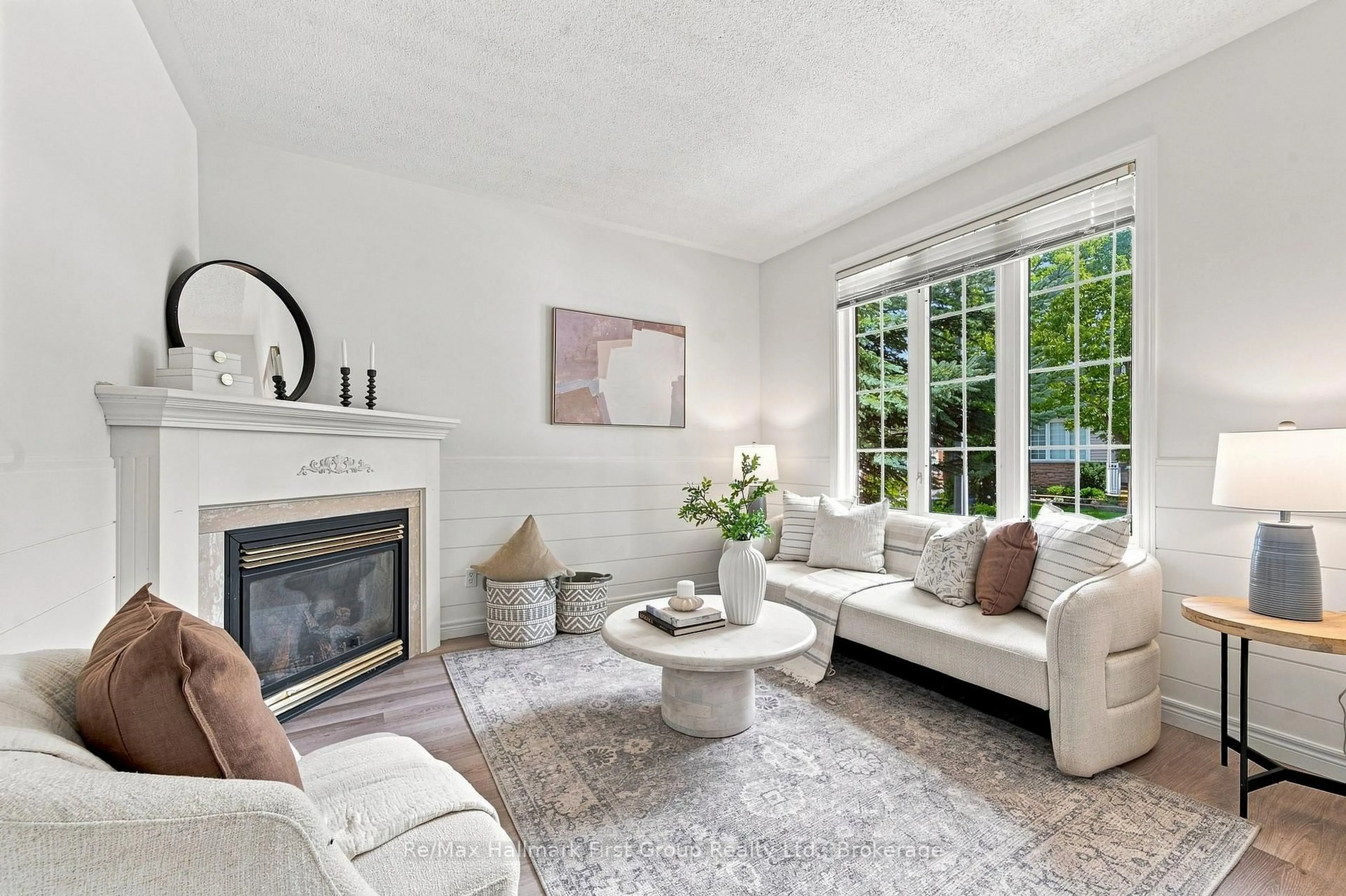 Living room with furniture, unknown for 777 Prince of Wales Dr, Cobourg Ontario K9A 5X8