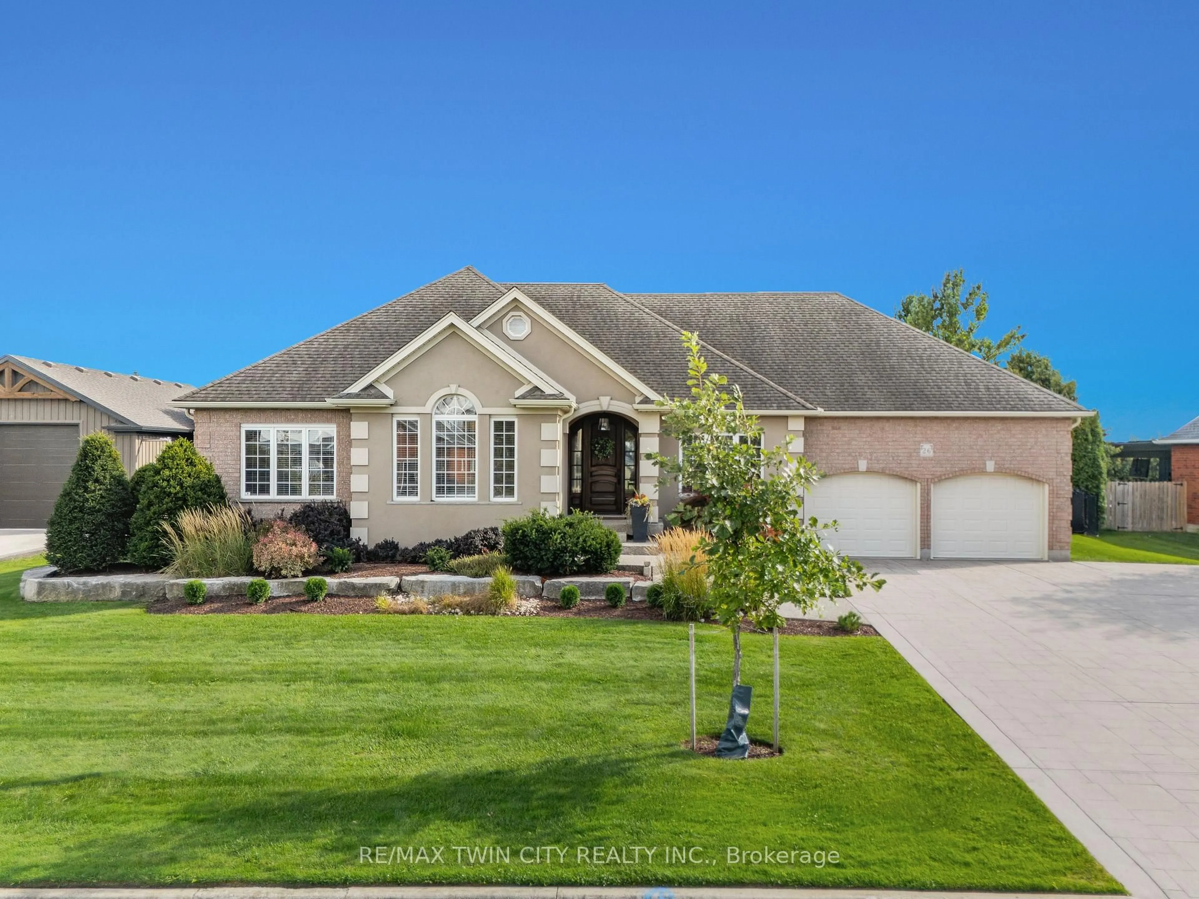 Home with vinyl exterior material, street for 26 Weberlyn Cres, Woolwich Ontario N0B 1N0