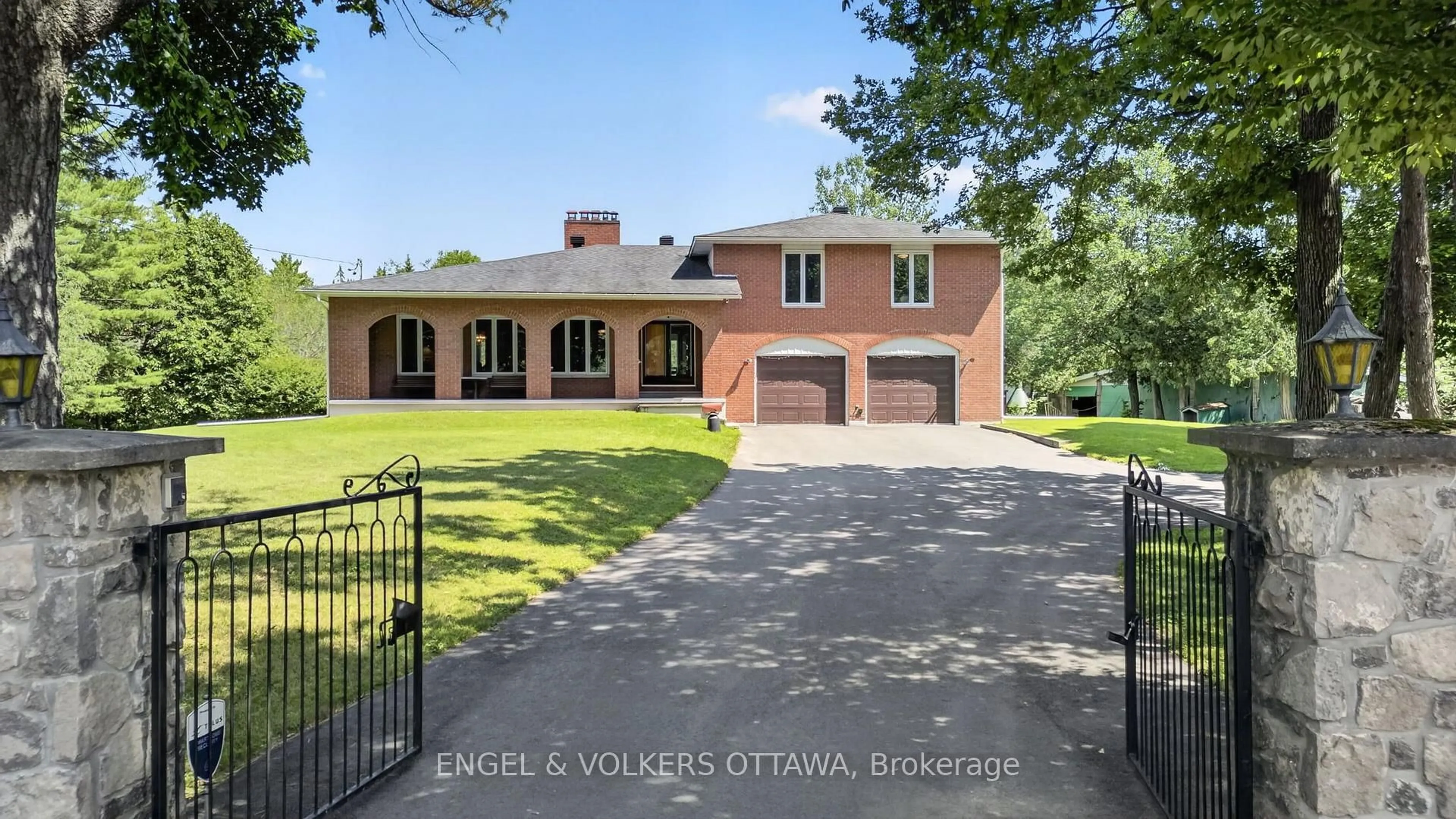 Home with brick exterior material, unknown for 760 Kerwin Rd, Ottawa Ontario K0A 1T0