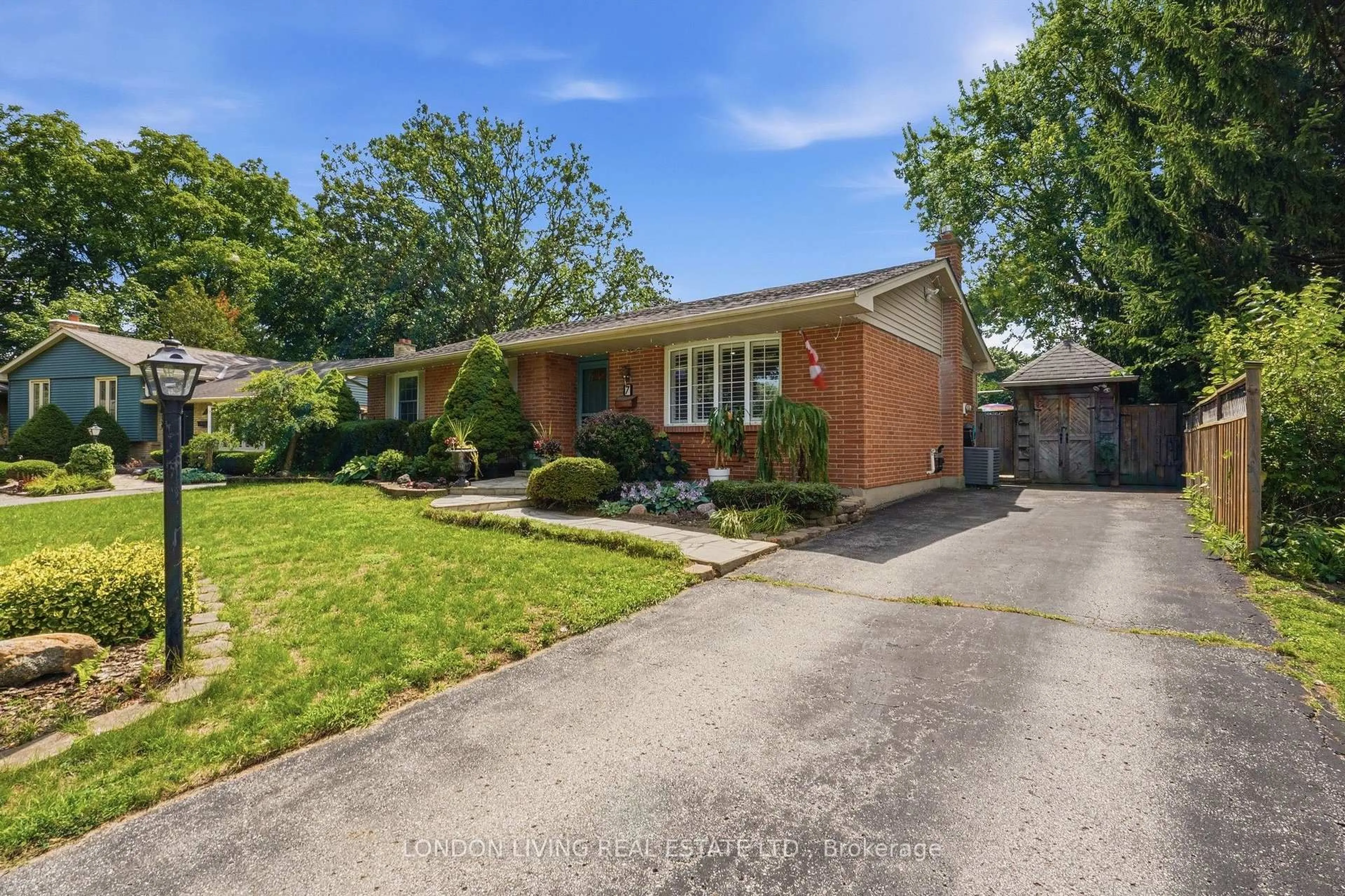 Home with brick exterior material, street for 7 Glenburnie Cres, London North Ontario N5X 2A1