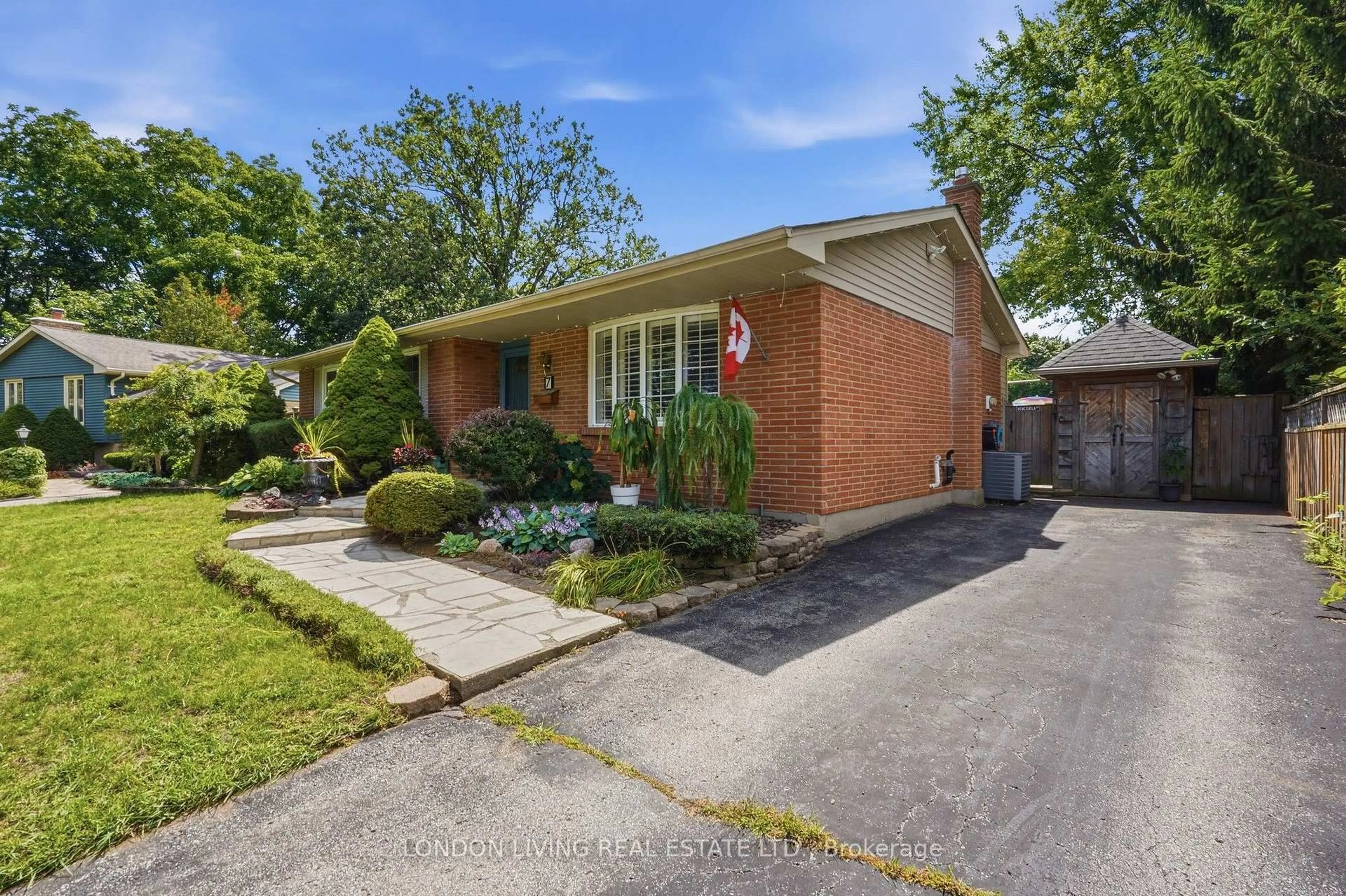 Home with brick exterior material, street for 7 Glenburnie Cres, London North Ontario N5X 2A1