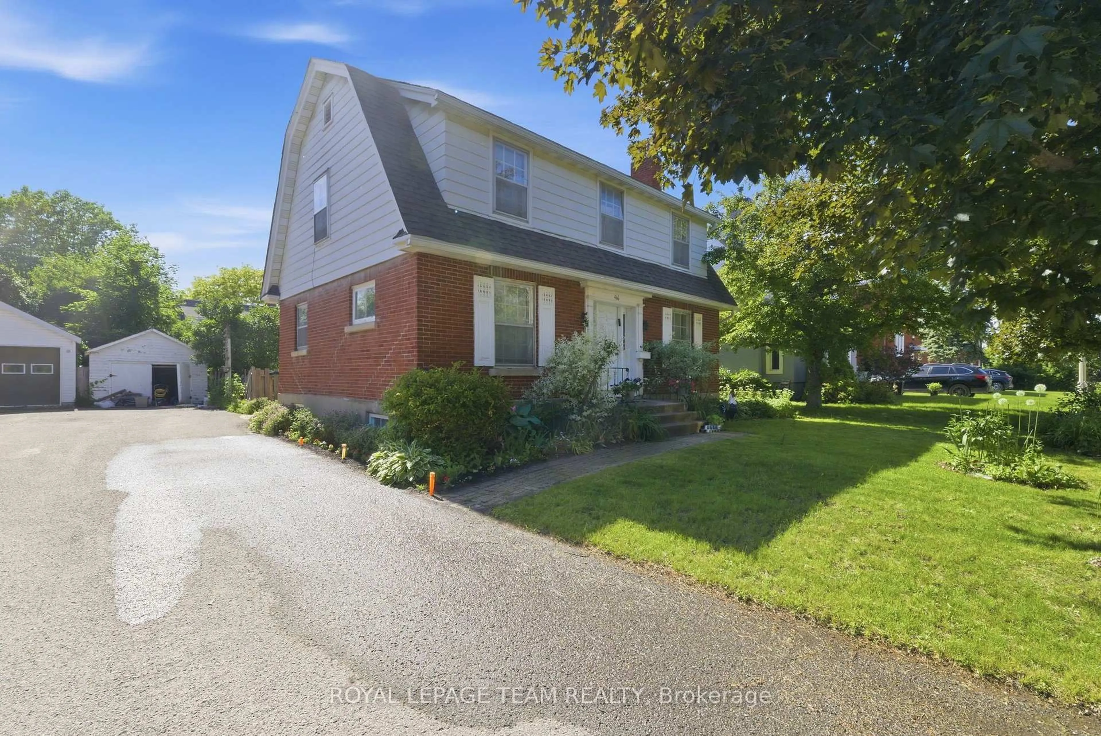 Unknown for 416 Tweedsmuir Ave, Ottawa Ontario K1Z 5N5