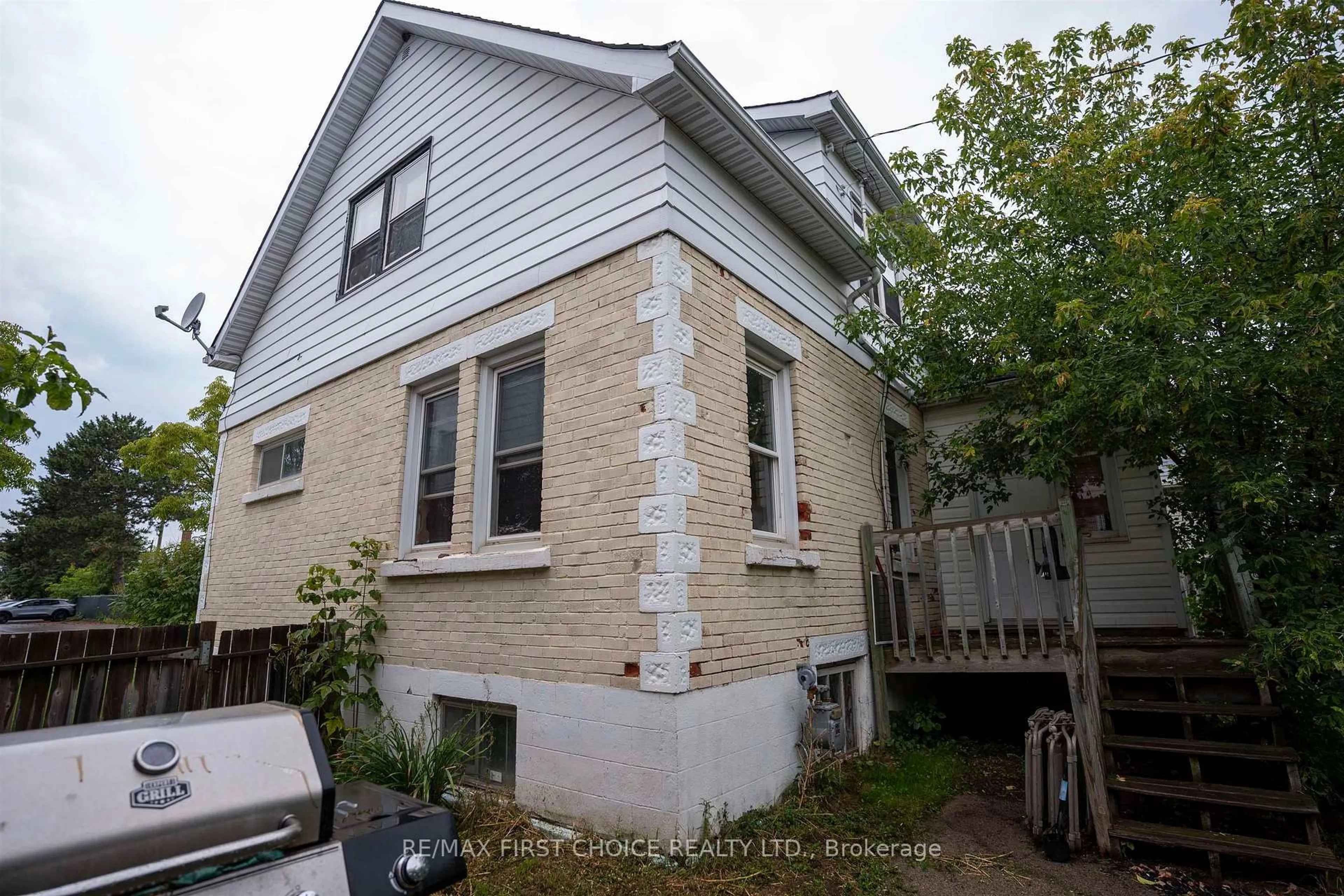 Unknown for 308 Archibald St, Thunder Bay Ontario P7C 3Y4