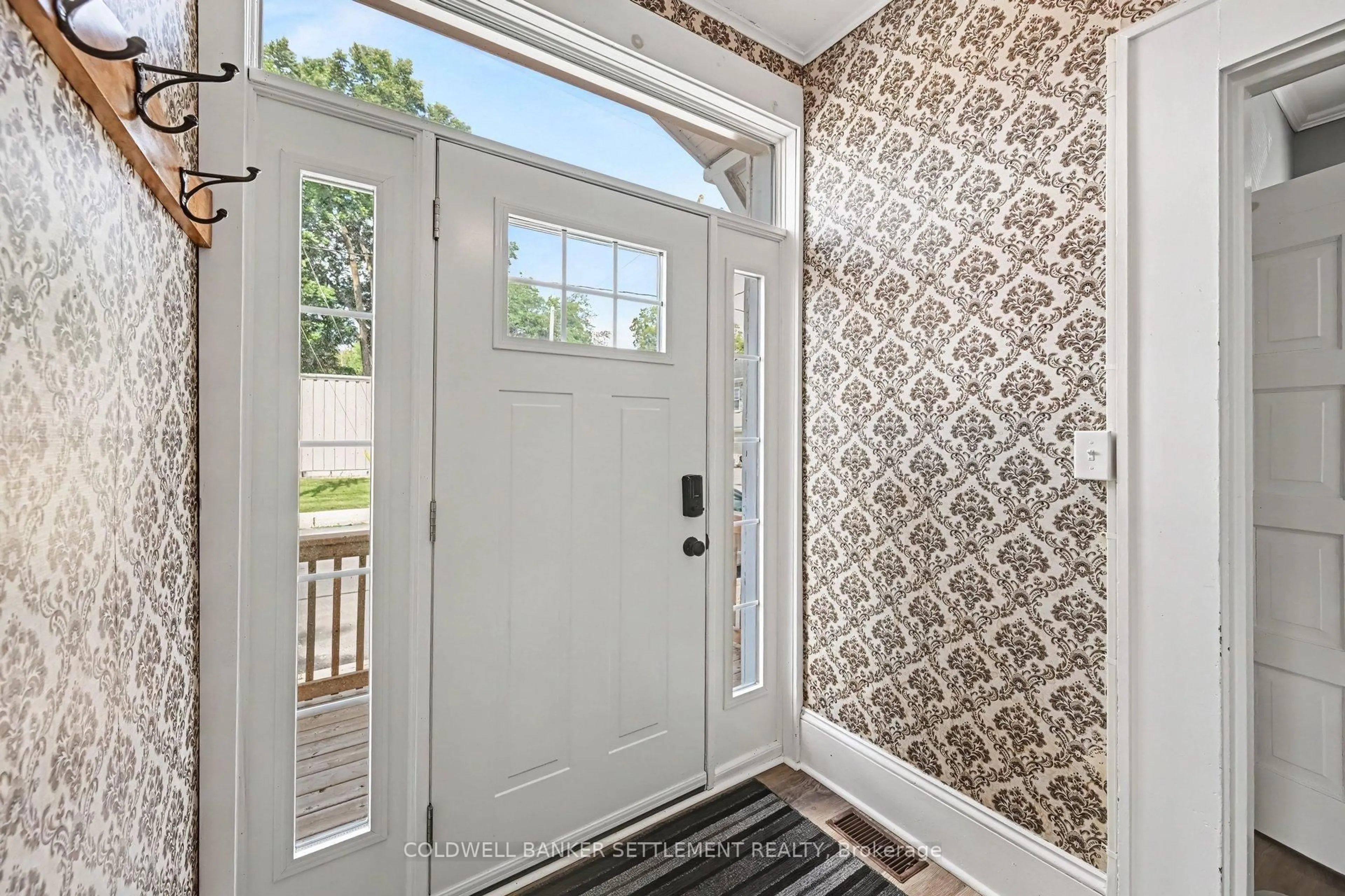 Indoor entryway for 26 North St, Perth Ontario K7H 2S7