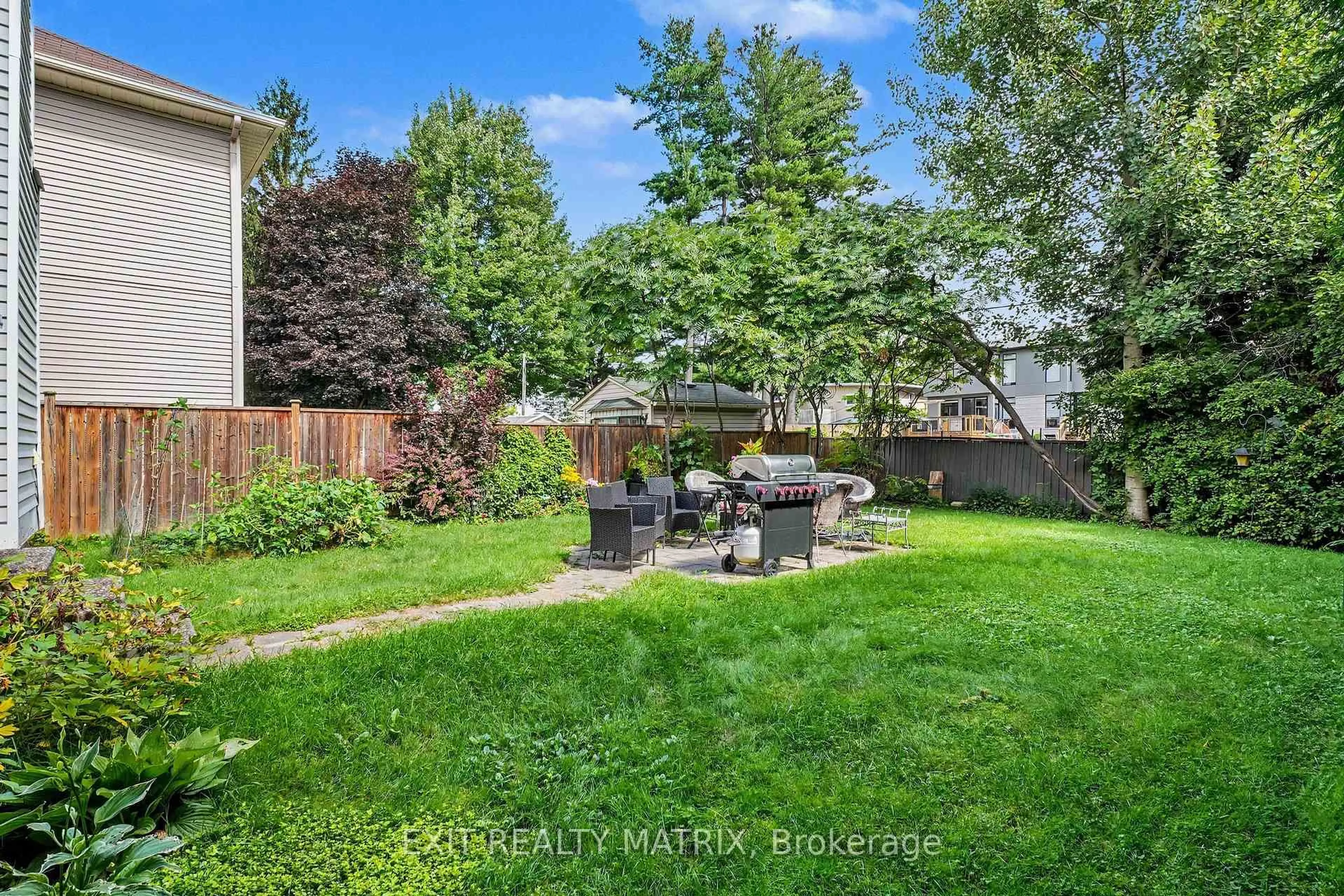 Patio, unknown for 1691 Hunters Run Dr, Ottawa Ontario K1C 6X3