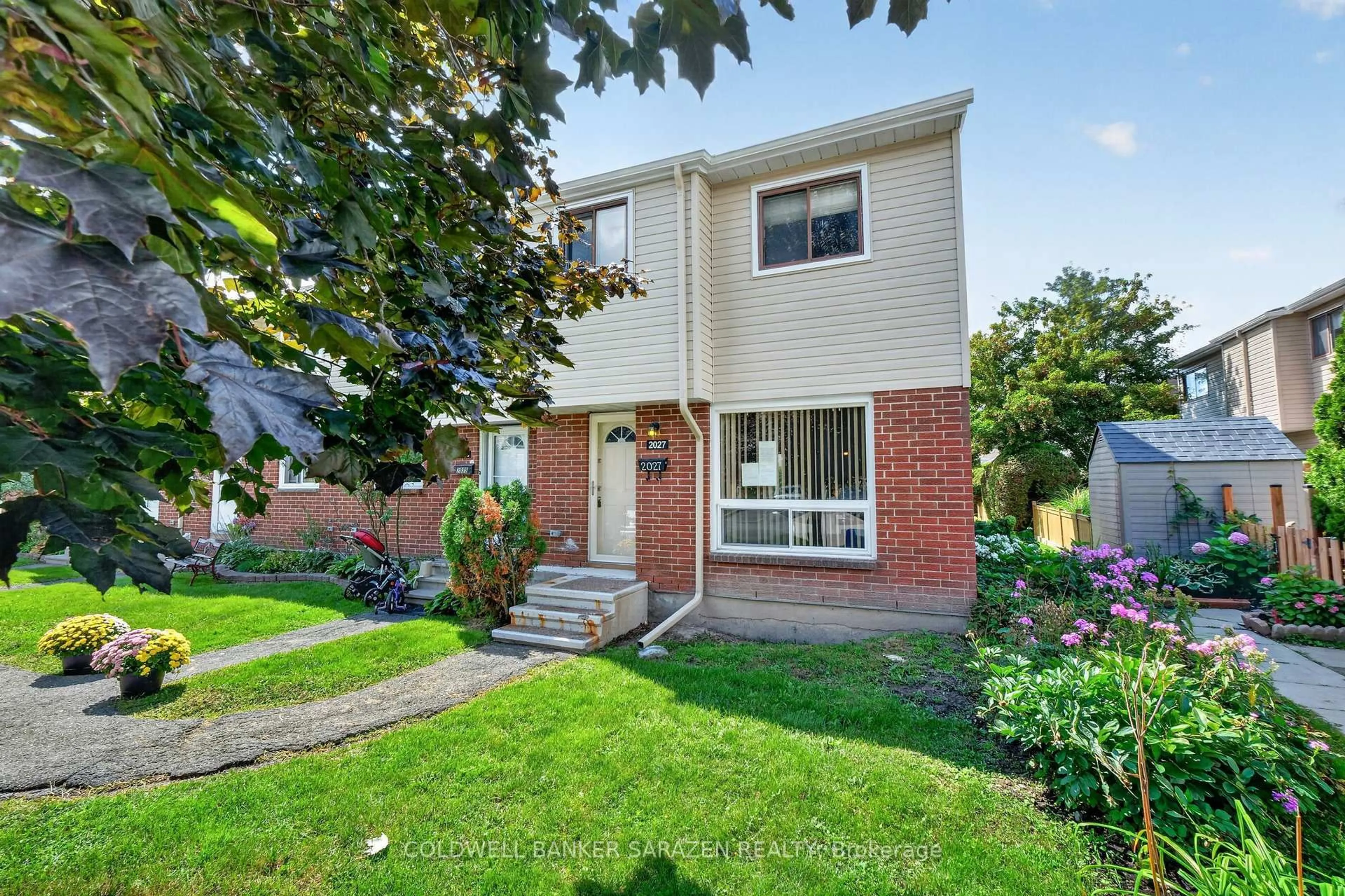 Home with brick exterior material, street for 2027 Kelden Cres, Ottawa Ontario K1B 4Y1