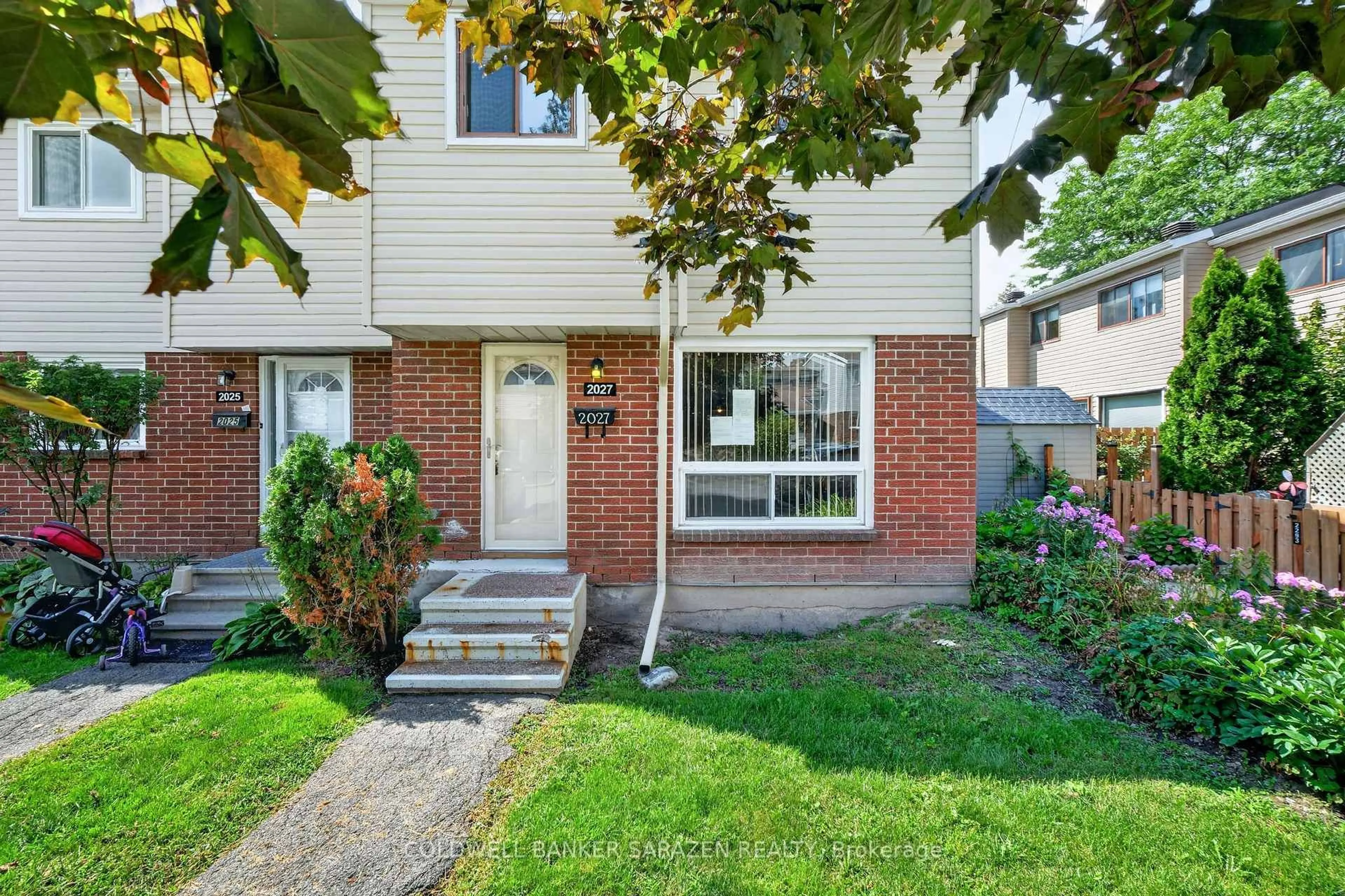 Home with brick exterior material, street for 2027 Kelden Cres, Ottawa Ontario K1B 4Y1