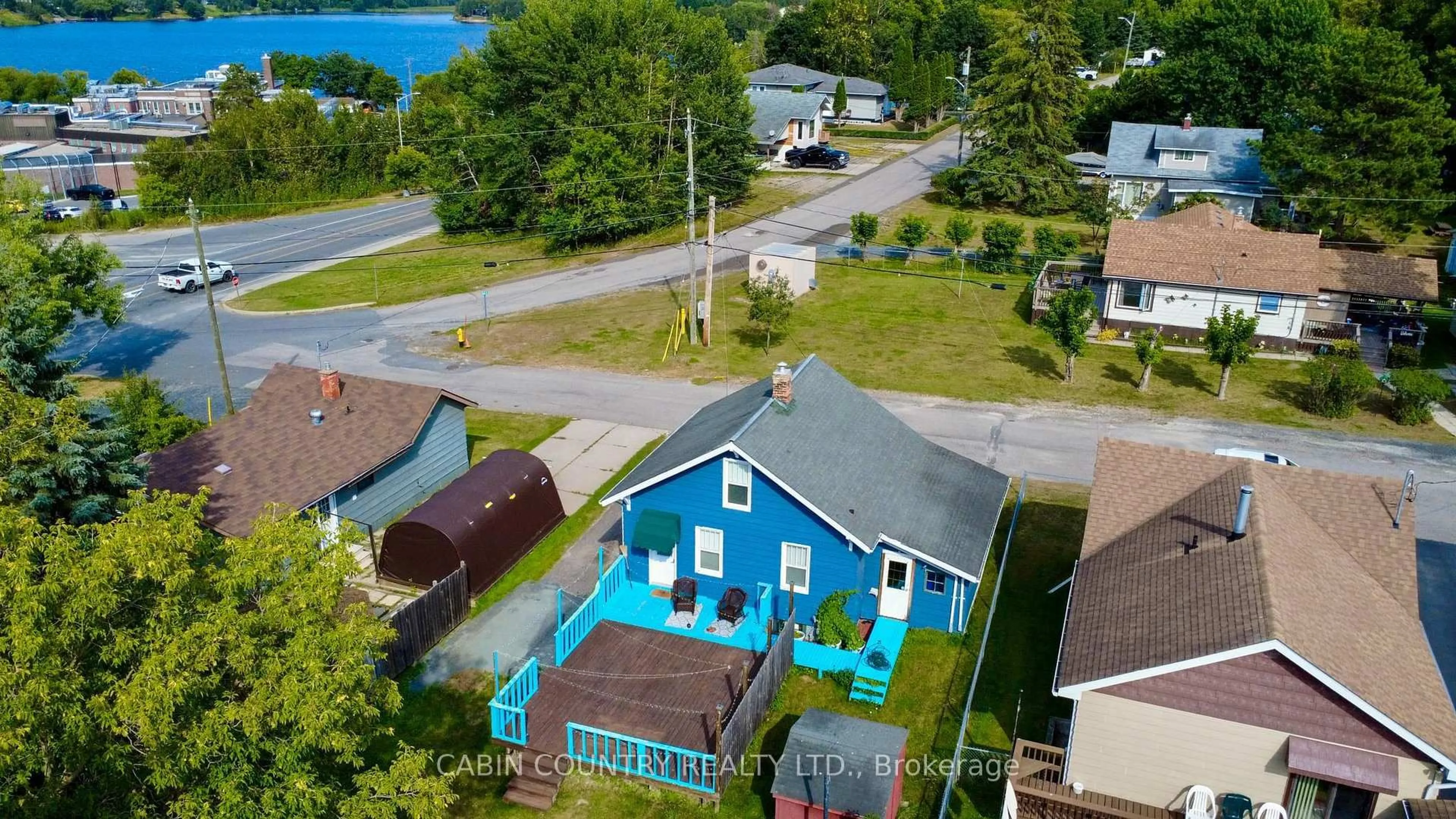 A pic from outside/outdoor area/front of a property/back of a property/a pic from drone, unknown for 1405 Pearl Ave, Kenora Ontario P9N 2K3