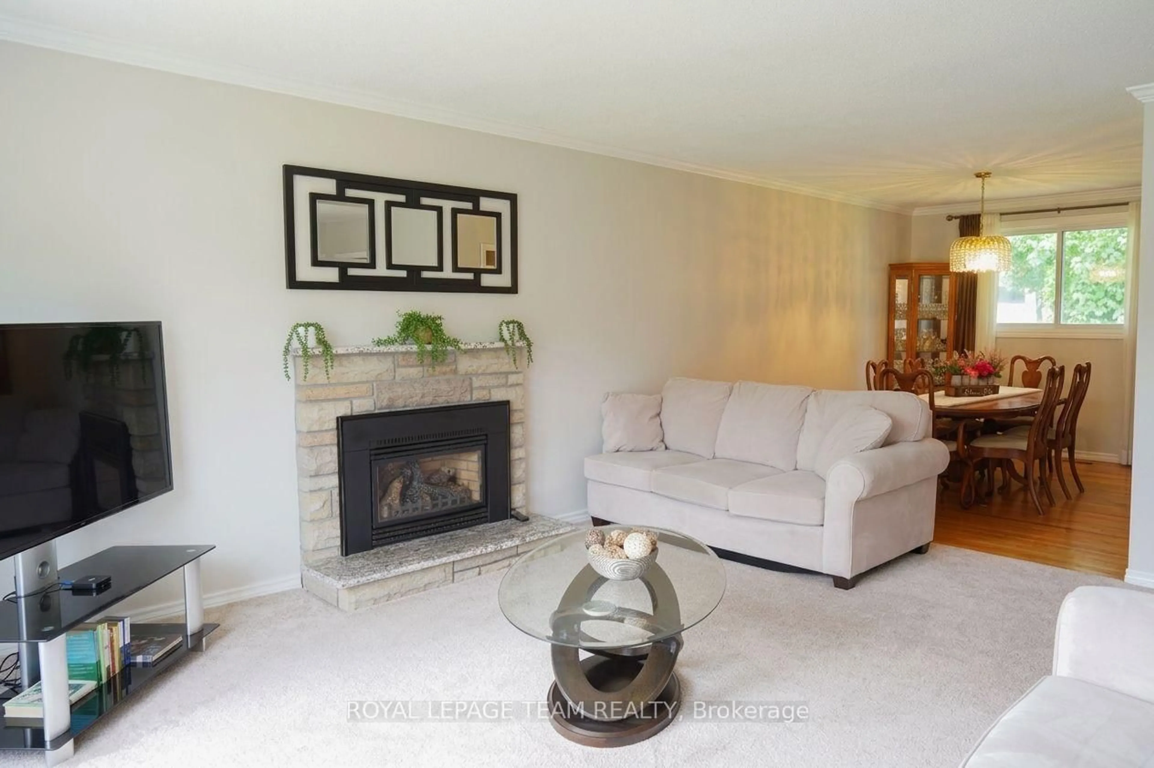 Living room with furniture, unknown for 29 Epworth Ave, Kanata Ontario K2G 2L6