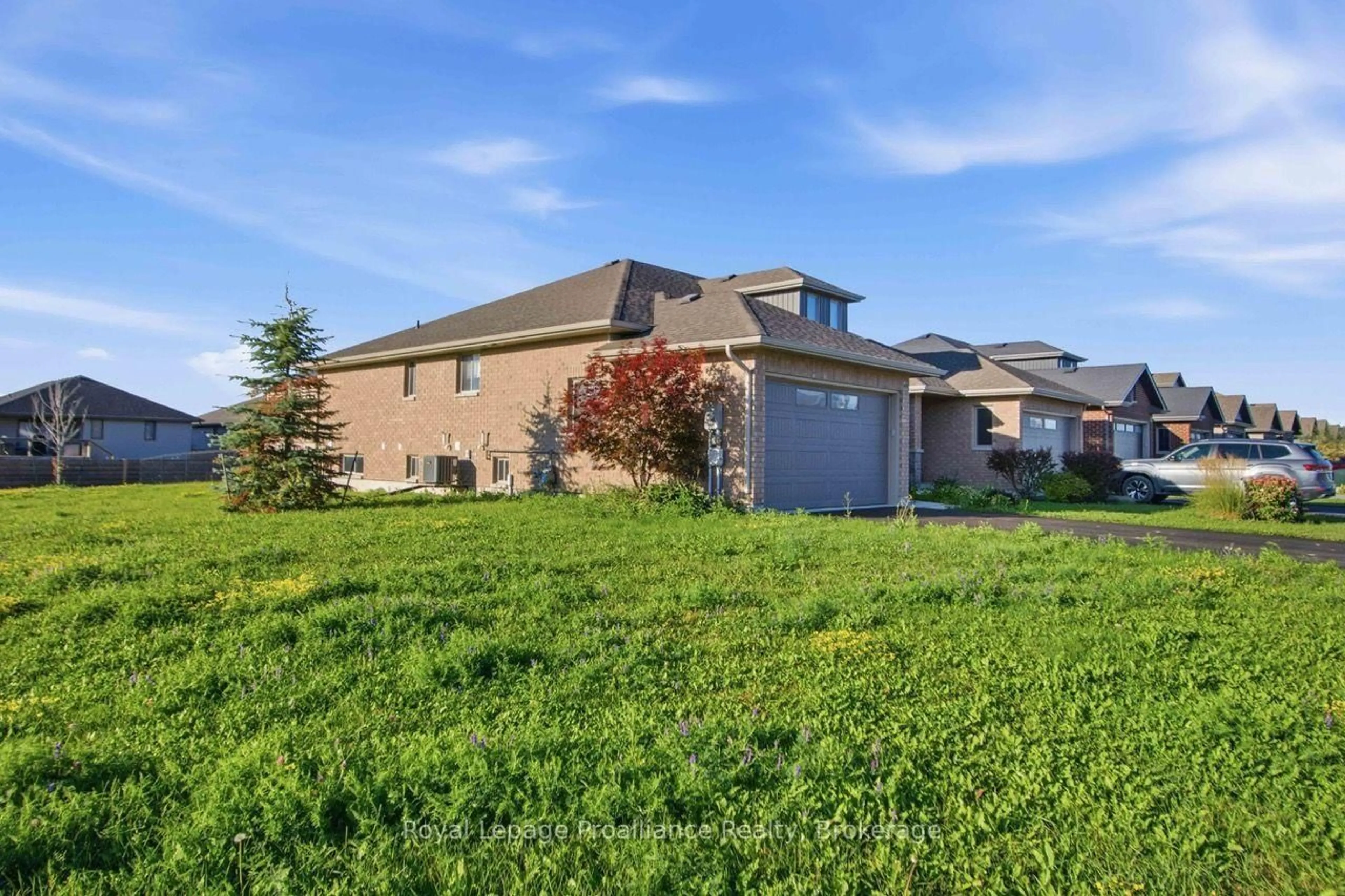 A pic from outside/outdoor area/front of a property/back of a property/a pic from drone, building for 49 Hillside Meadow Dr, Quinte West Ontario K8V 0J5