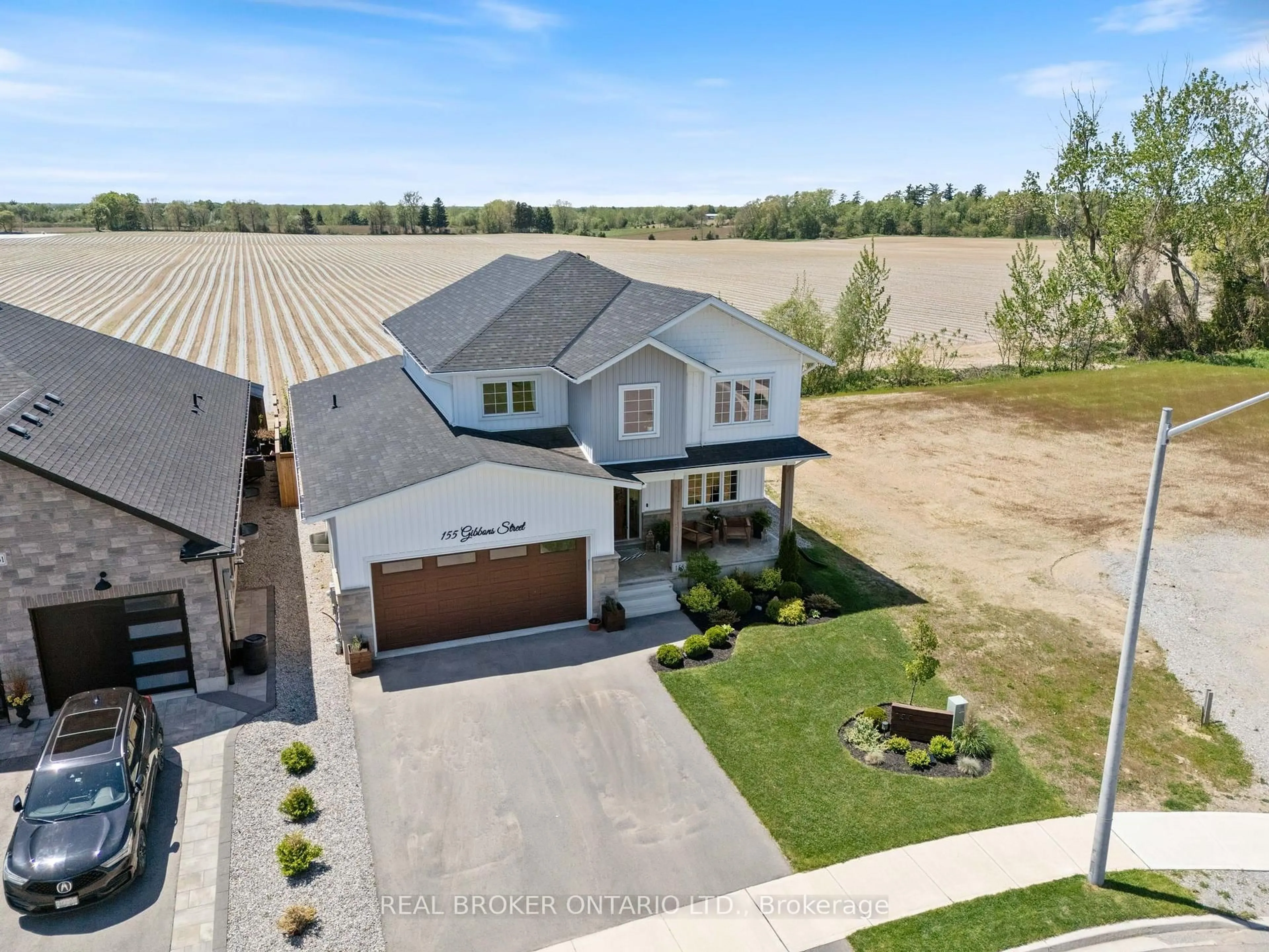 A pic from outside/outdoor area/front of a property/back of a property/a pic from drone, street for 155 Gibbons St, Norfolk Ontario N0E 1Y0