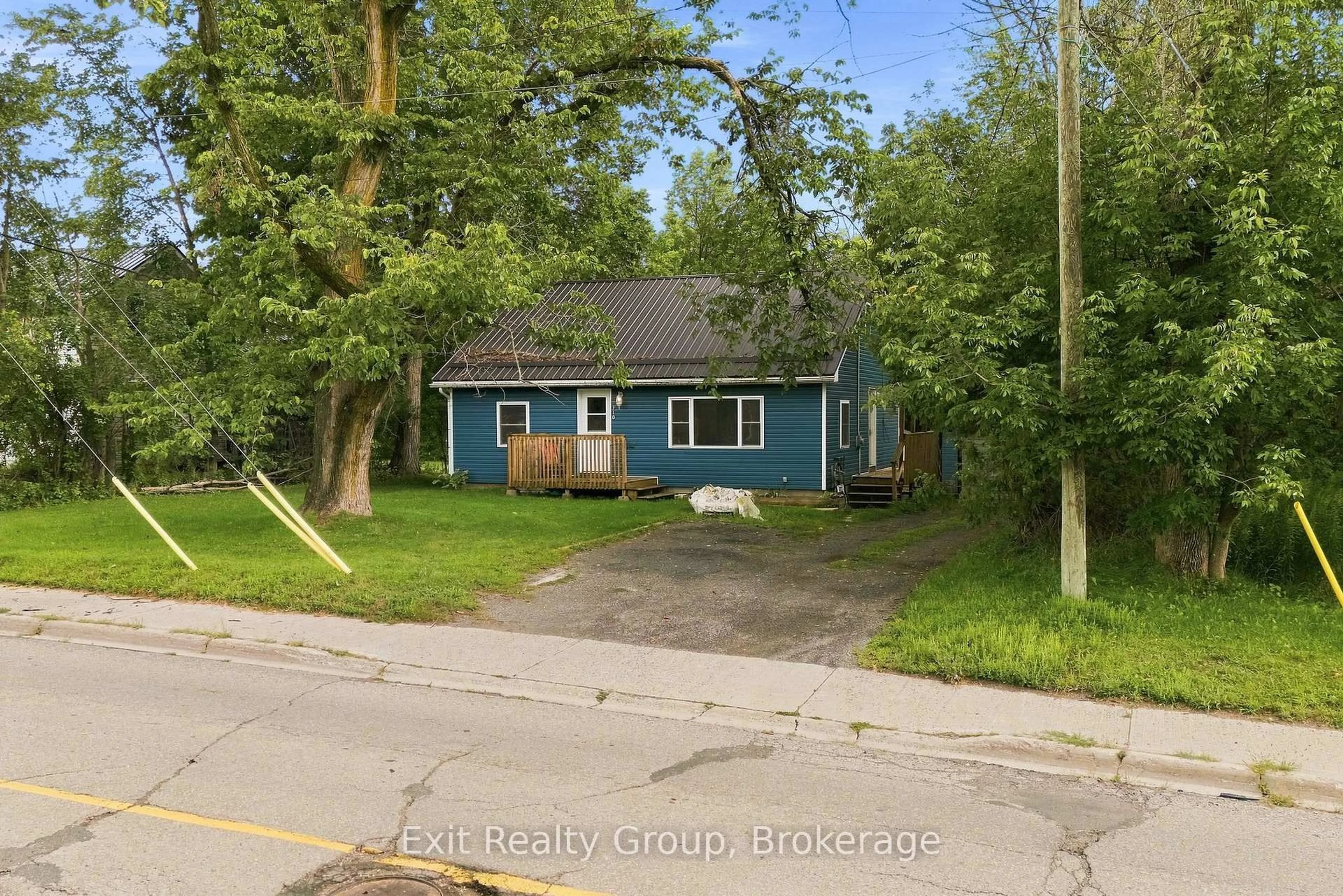 A pic from outside/outdoor area/front of a property/back of a property/a pic from drone, street for 110 Forsyth St, Limoges Ontario K0K 2M0