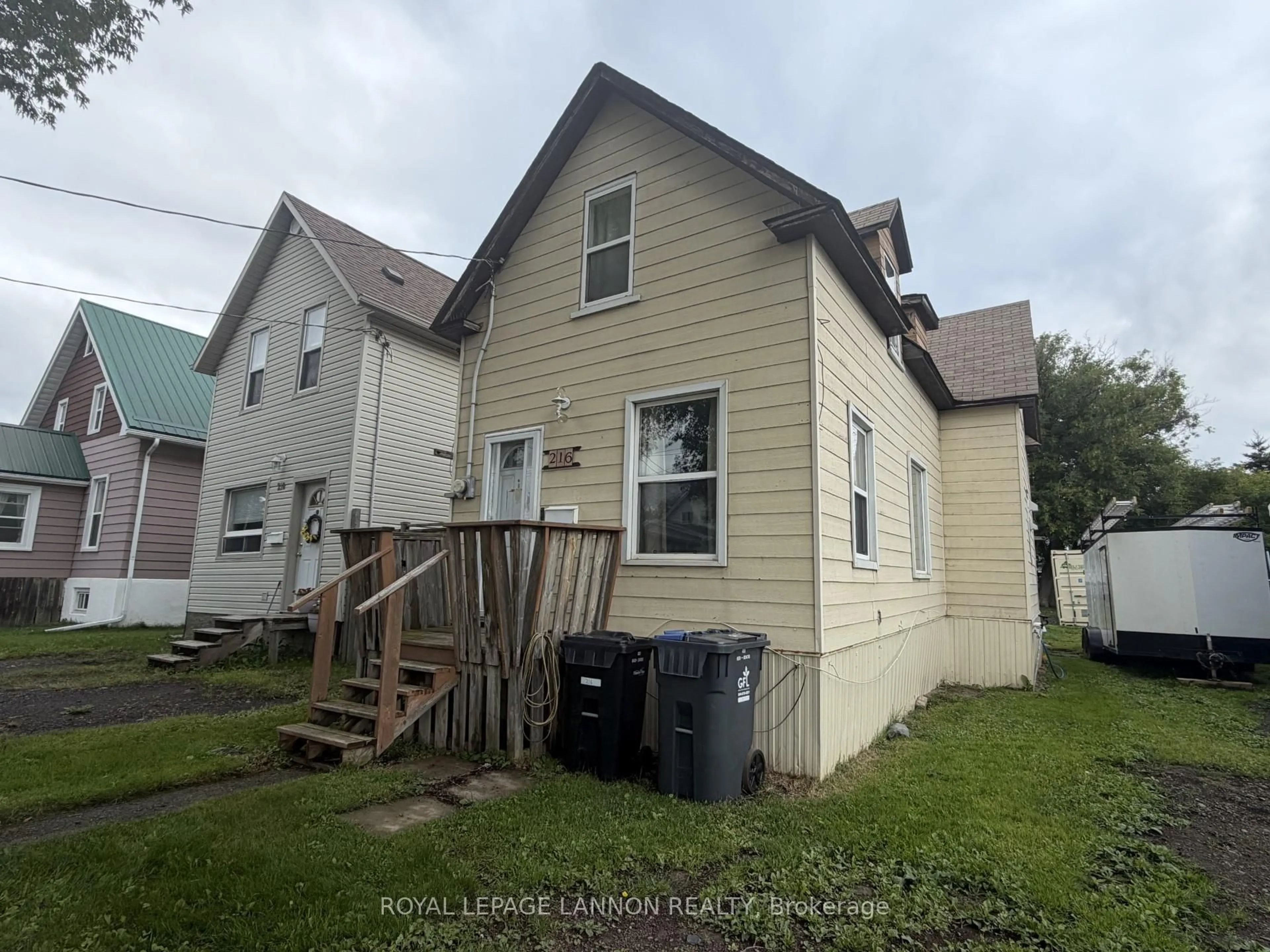 Unknown for 216 McIntyre St, Thunder Bay Ontario P7A 3B2