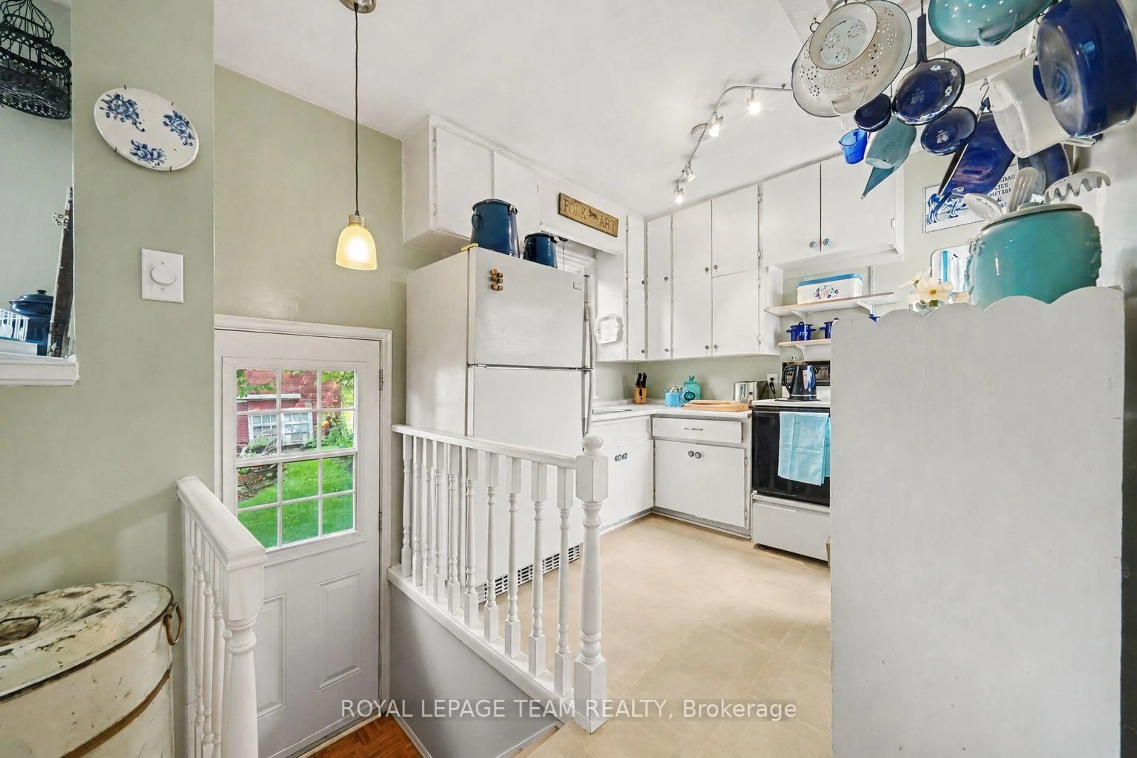 Open concept kitchen, ceramic/tile floor for 6577 Fourth Line Rd, North Gower Ontario K0A 2T0
