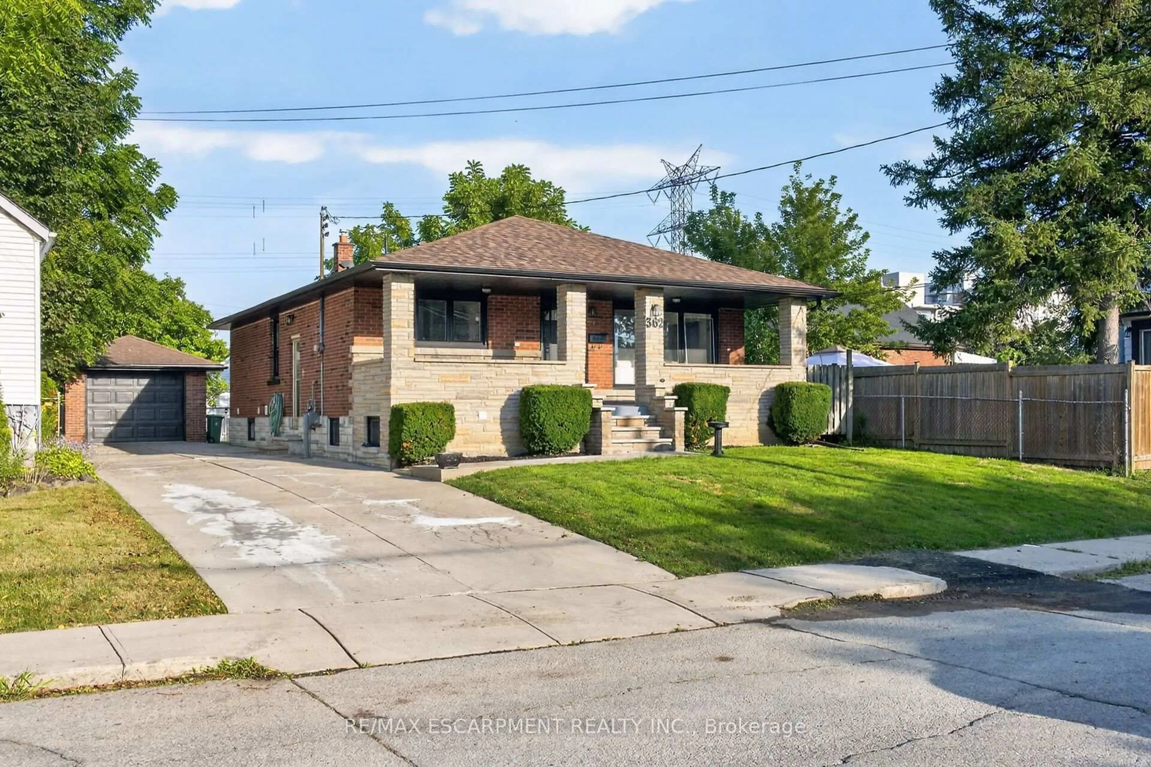 Home with brick exterior material, street for 362 Rosseau Rd, Hamilton Ontario L8K 4T2