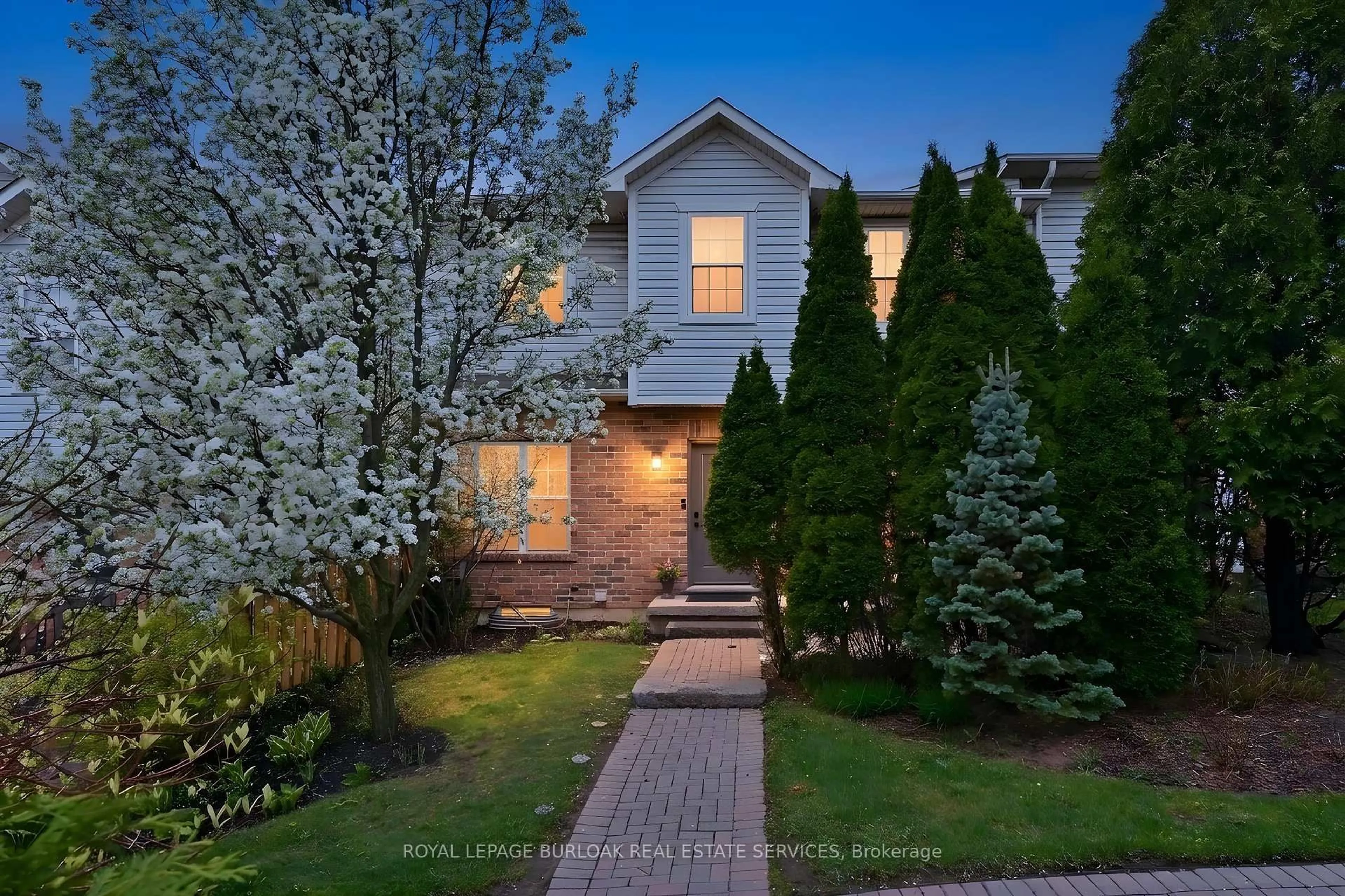 A pic from outside/outdoor area/front of a property/back of a property/a pic from drone, street for 1085 Harrogate Dr #35, Hamilton Ontario L9K 1R2